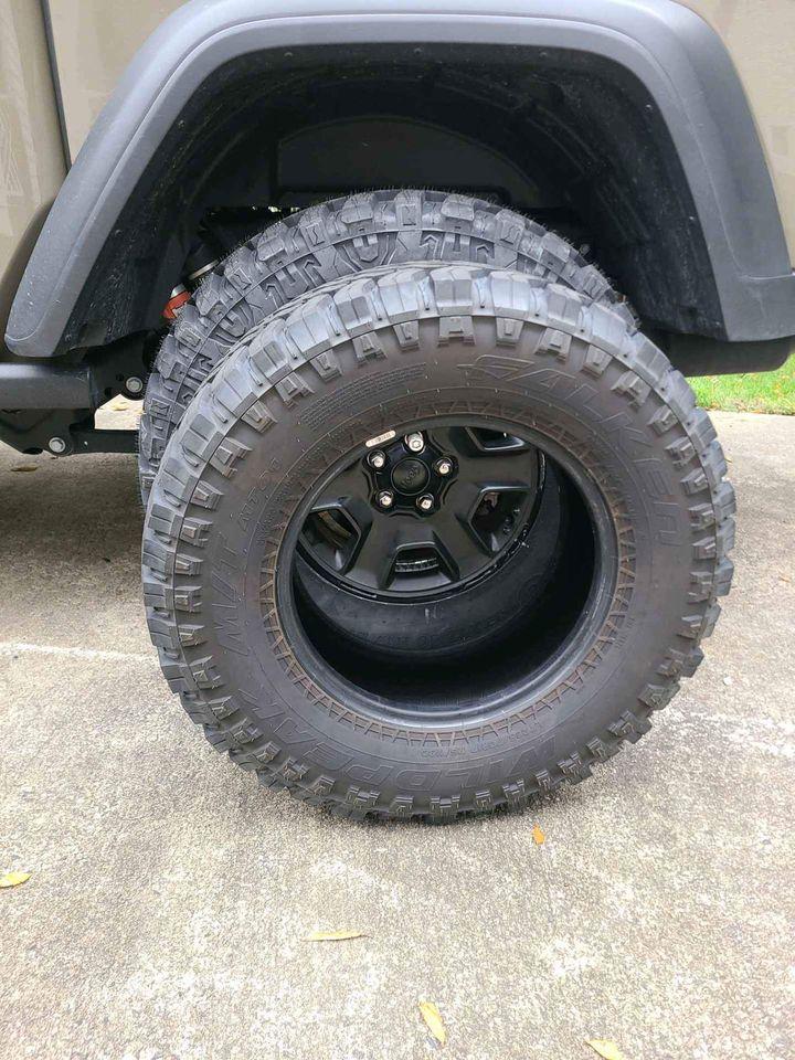 Jeep Gladiator 285/70R17 MOJAVE TIRES only TIRES