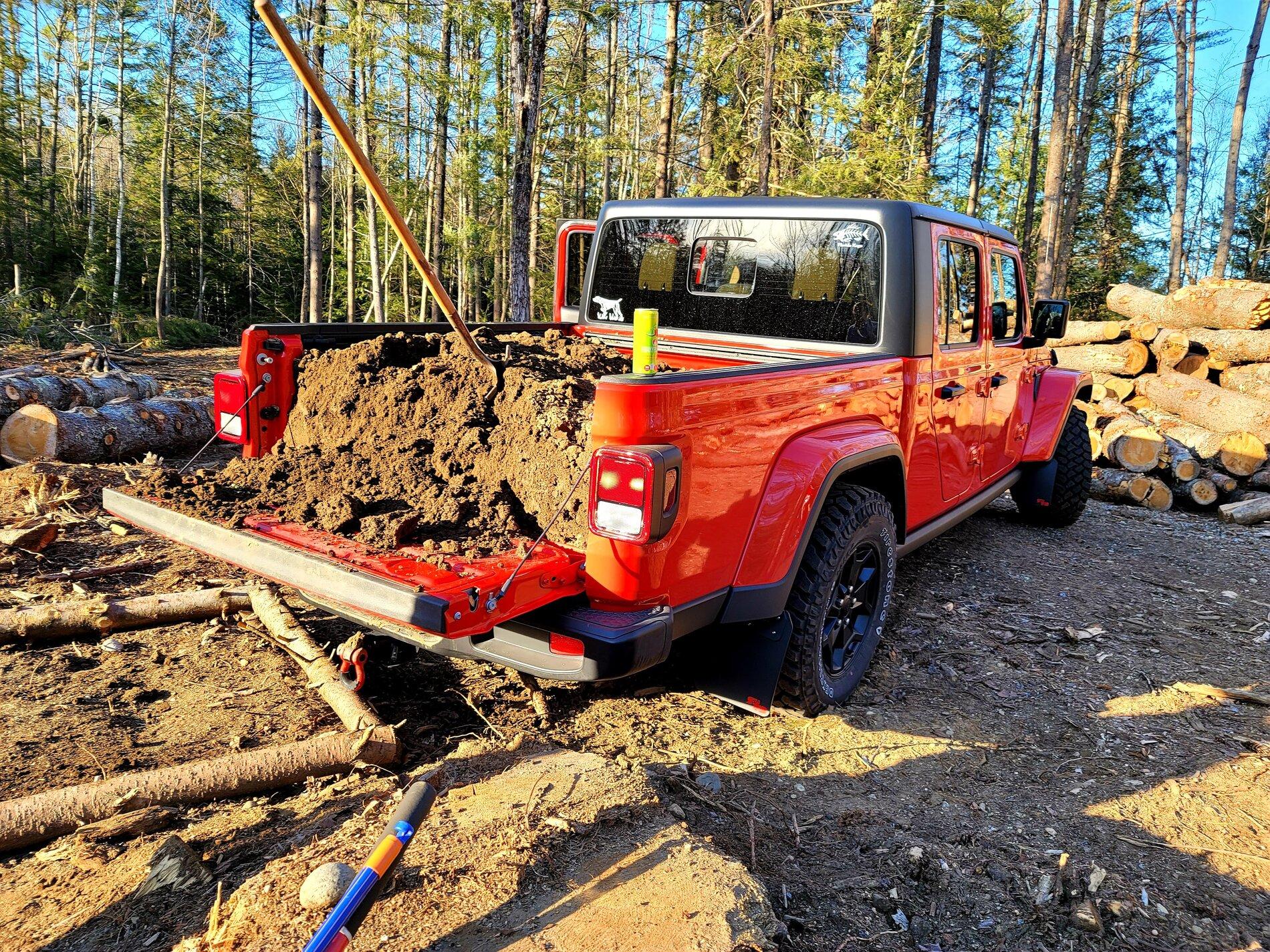 Jeep Gladiator Atv in gladiator bed 20210426_181541