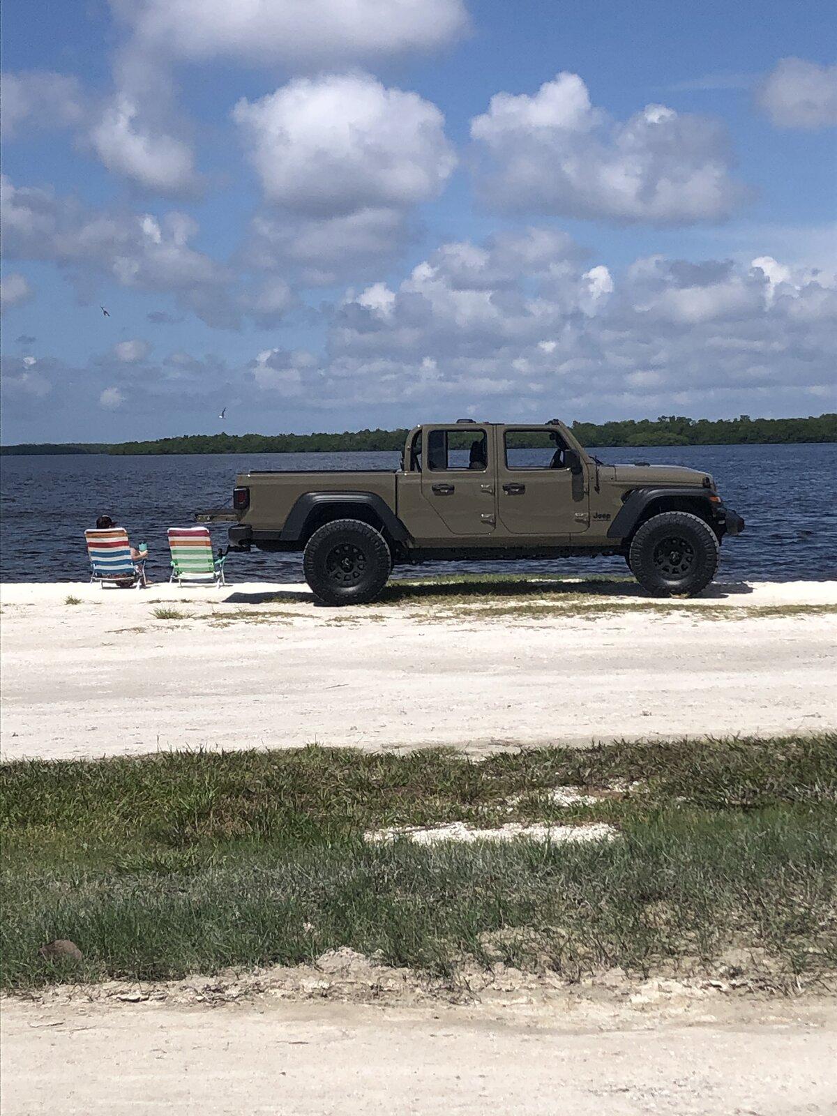 Jeep Gladiator Lets see those Gladiator Beach pics 6619FDDA-F71F-4959-AC3C-298828C23955