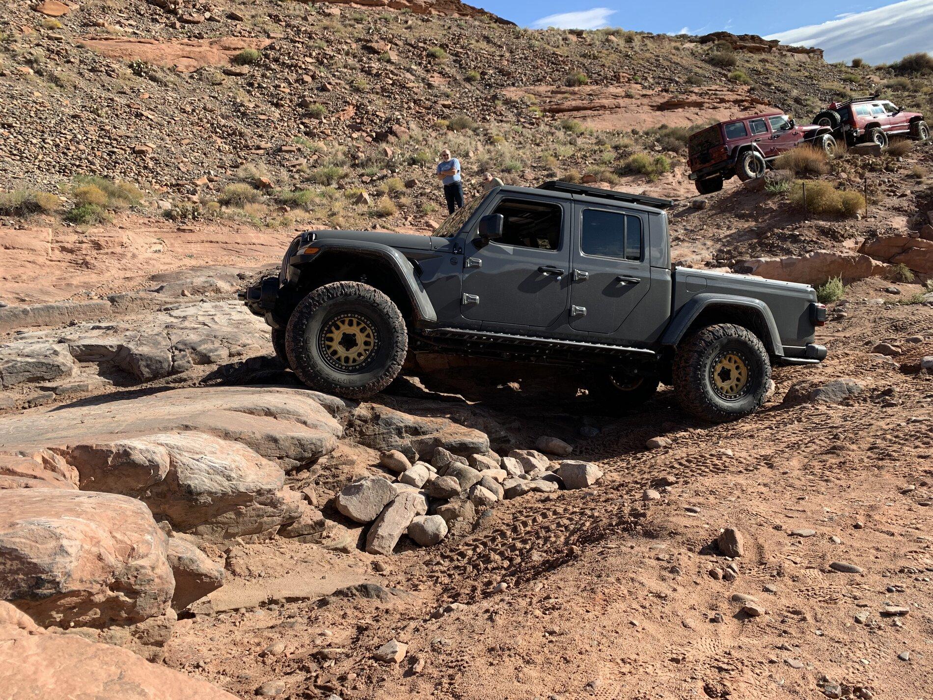 Jeep Gladiator STING GRAY Gladiator JT Club 1F931B50-56A2-4595-A557-1909642B1AA1
