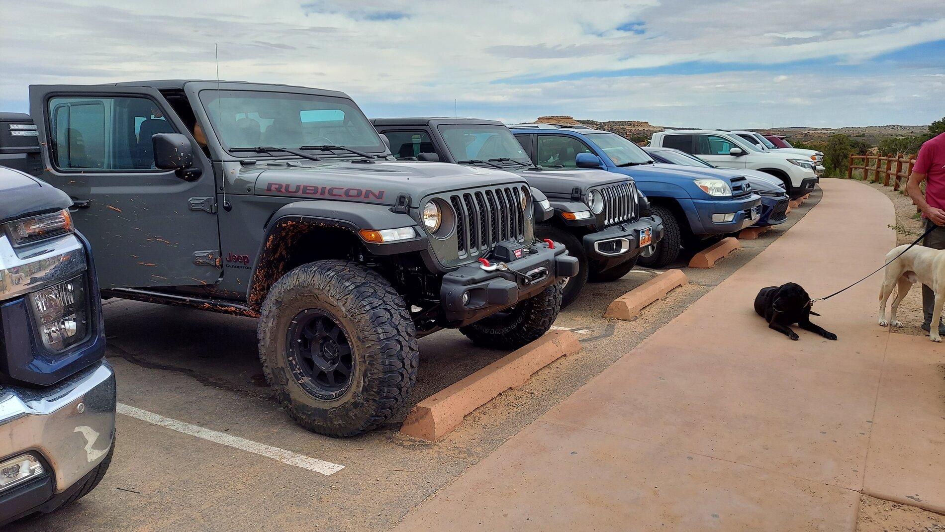 Jeep Gladiator Jeeps Parking Next To Jeeps 20211005_130554