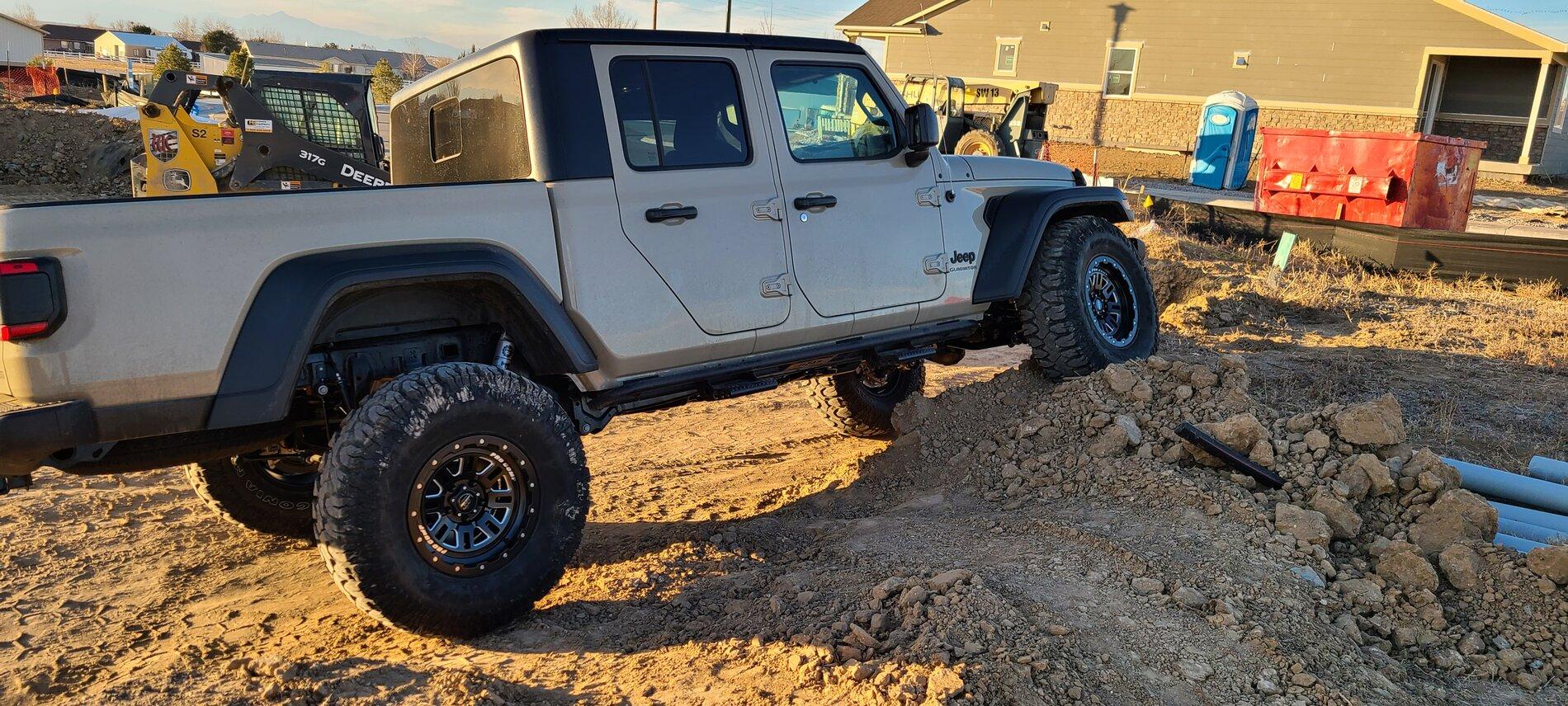 Jeep Gladiator Gladiators on Mopar 2" Lift Kit 20201122_155339