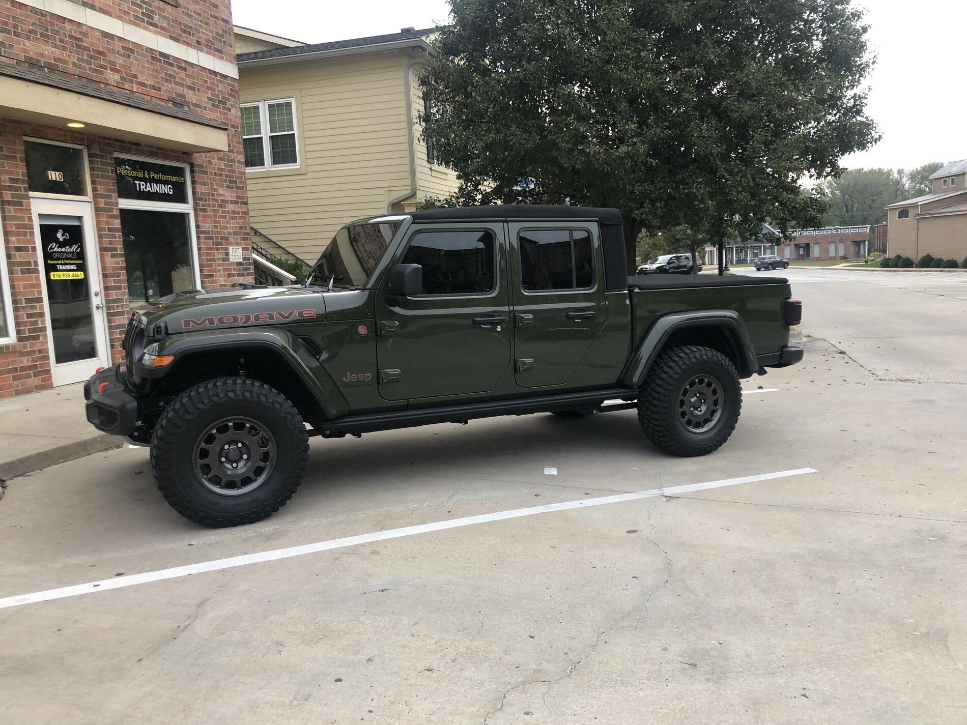 Jeep Gladiator For Sale - Soft Top - Kansas City 75CA1A76-FBE1-4EF0-87AD-00B2E6EB9361