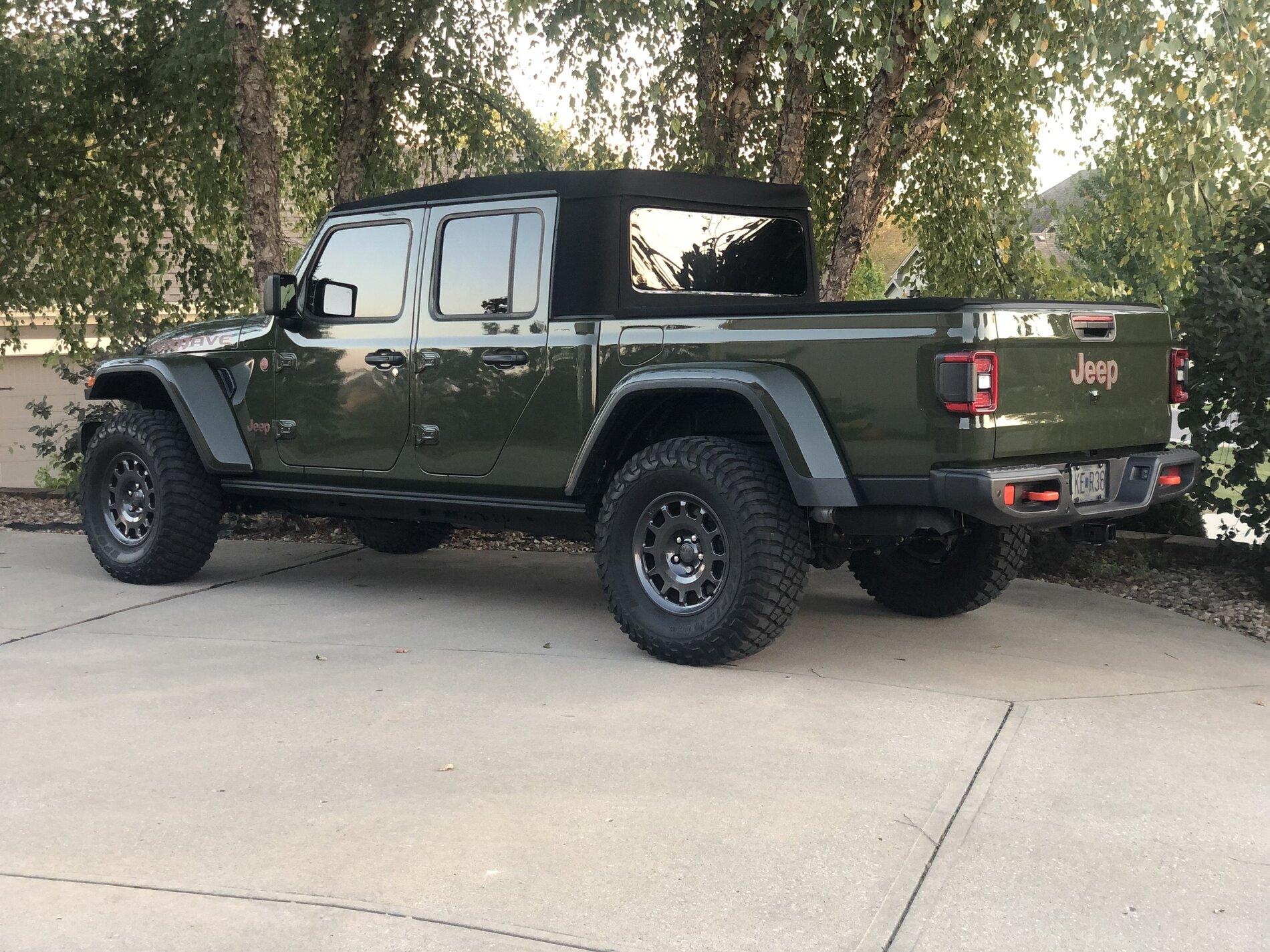 Jeep Gladiator For Sale - Soft Top - Kansas City 62A97051-BD30-4B4E-B165-0FFE16A3640A