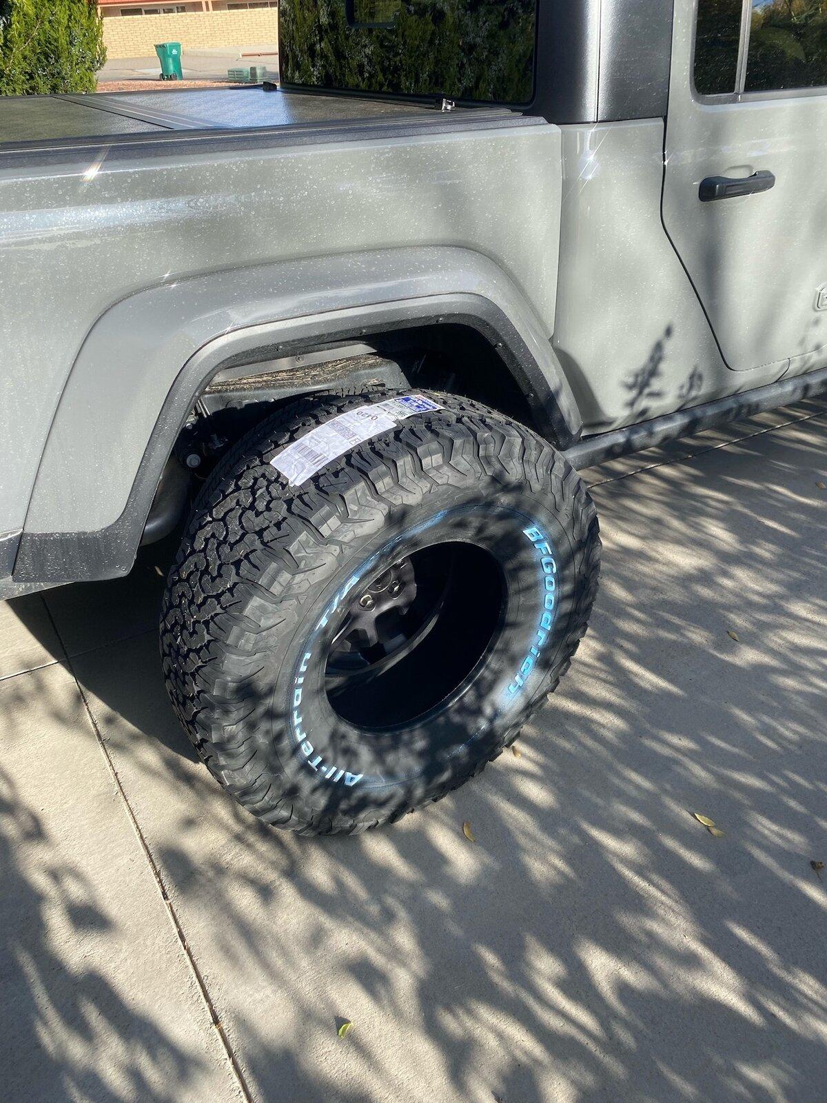 Jeep Gladiator What do u have coming in the mail? 1D1421F0-1FB0-43D4-ABBC-C1D4E9A33D96