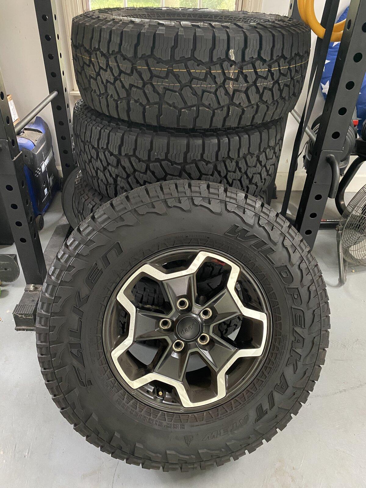Jeep Gladiator Rubicon wheels/tires for sale FB7A8B2F-0B24-4556-BDB4-3D39A5DF66E1