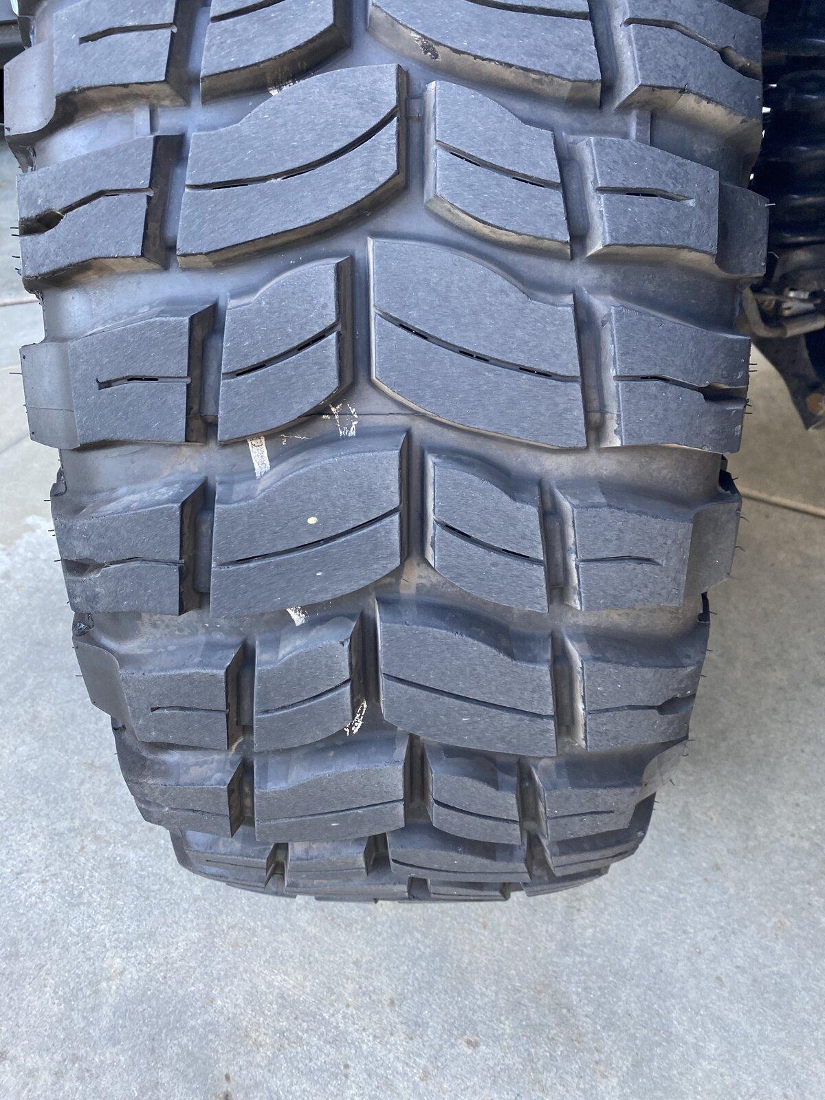 Jeep Gladiator 37 13.5 17 Pro Comp MTs $900 E1A36659-26B7-4049-96DA-FD00F81864ED