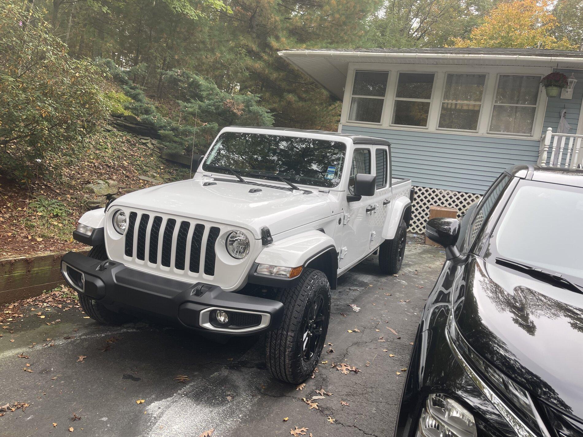 Jeep Gladiator Brand new Jeep. Flashing check engine light 17F2AFF3-0451-40ED-92C4-961399E93E44