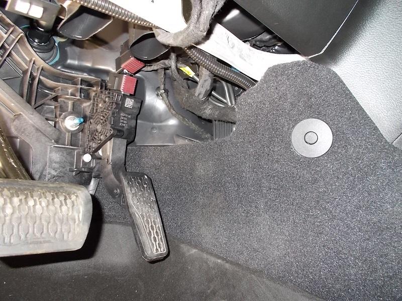 Jeep Gladiator For those of you with Pedal Commanders... DSCN3704.JPG