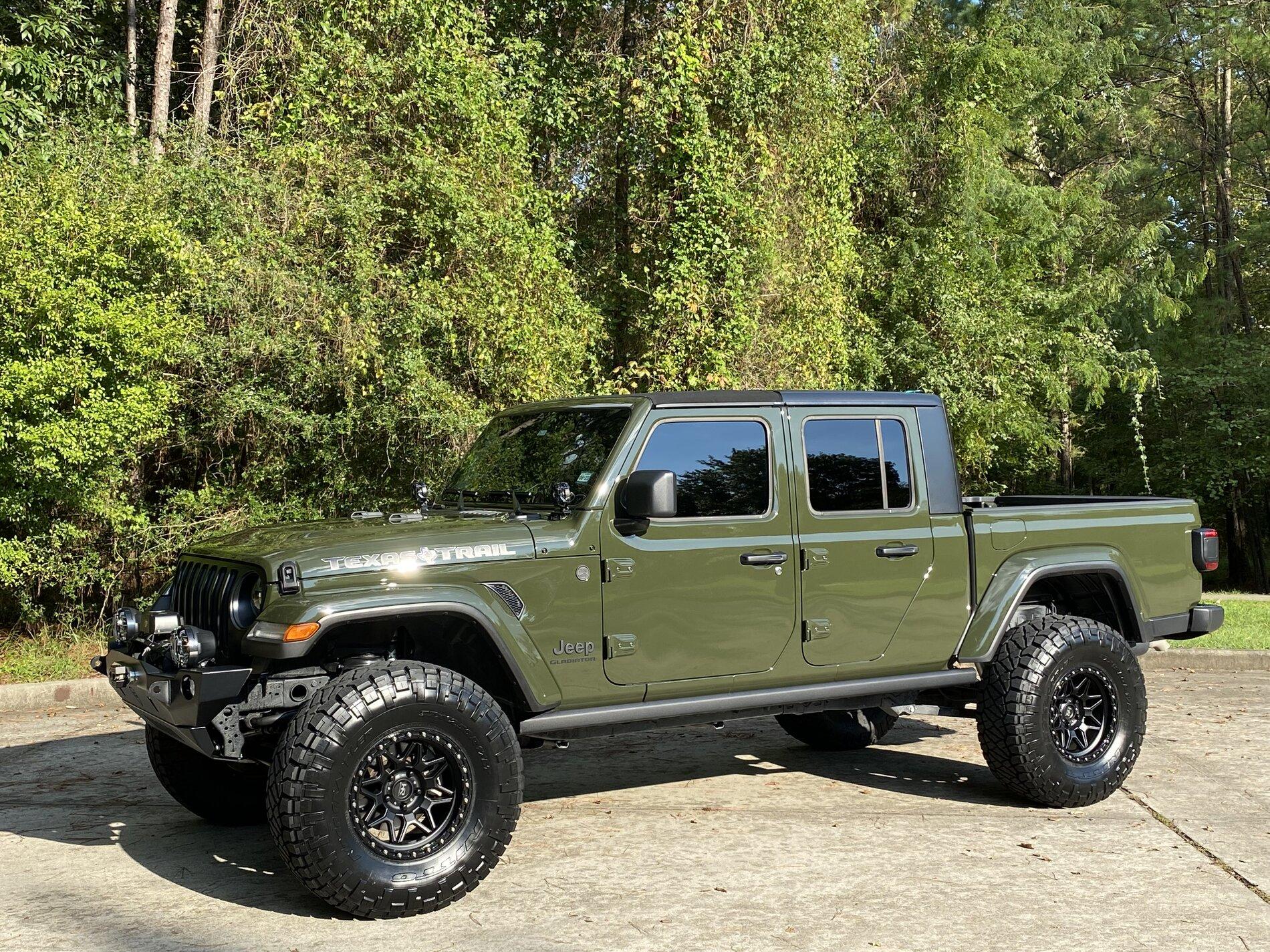 Jeep Gladiator SARGE GREEN Gladiator club 5037B8AD-4567-48FF-8556-6E2C901EC169