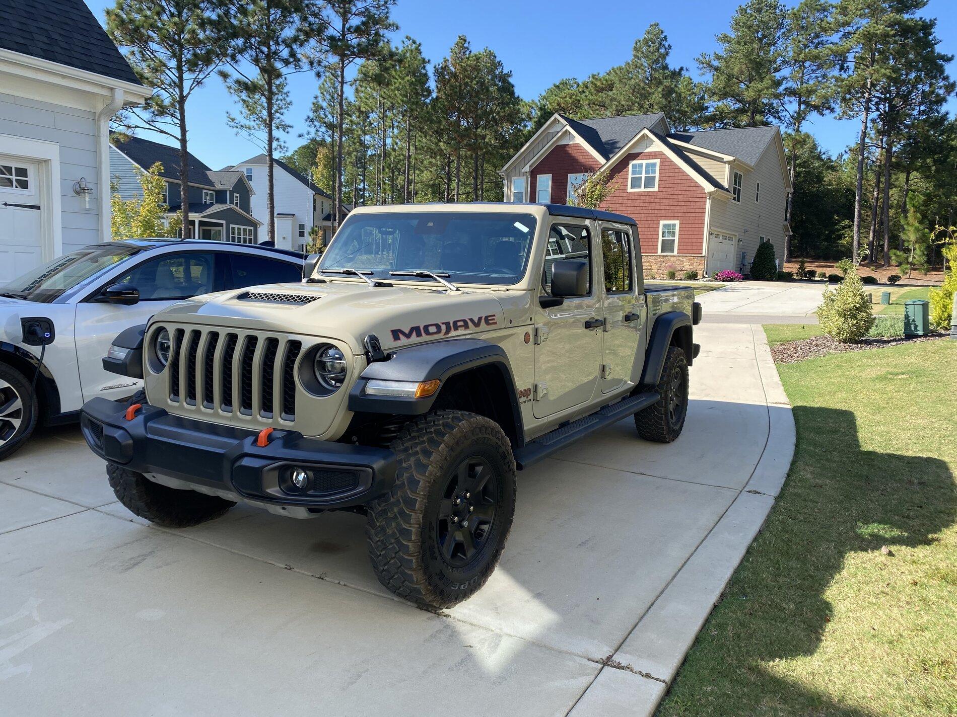 Jeep Gladiator GOBI Gladiator JT Club 7134A543-04FC-4A74-9C18-9C232C22F5BE