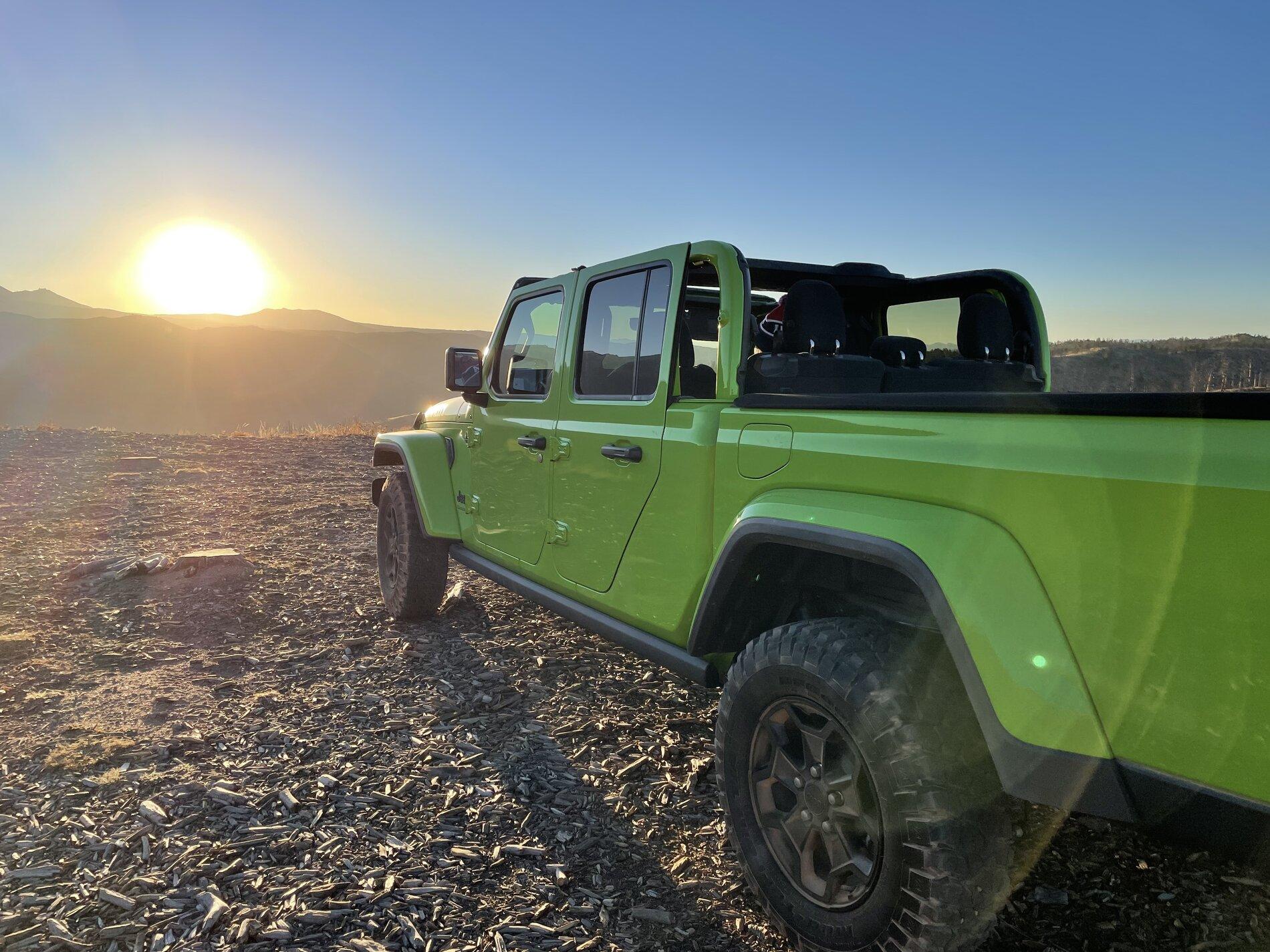 Jeep Gladiator GECKO GREEN Gladiator Club DD26E941-3D4A-4D8B-95B3-DD8EF3771094
