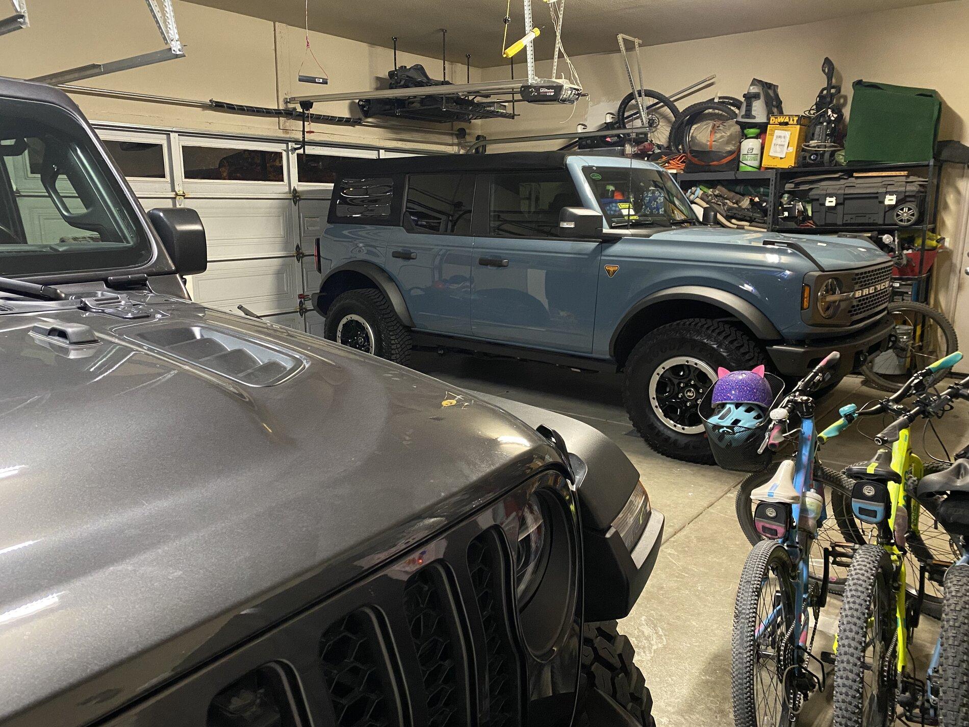 Jeep Gladiator Current opinion of the Bronco? 0574F624-8BFE-4981-B699-15402E5128A2