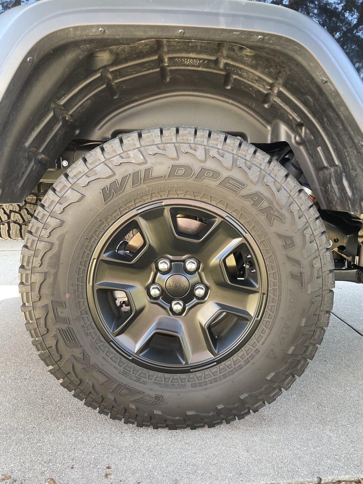 Jeep Gladiator OEM Mojave Wheels and AT Tires F8C967A0-5227-49D6-9051-A3D9F73F3DB1