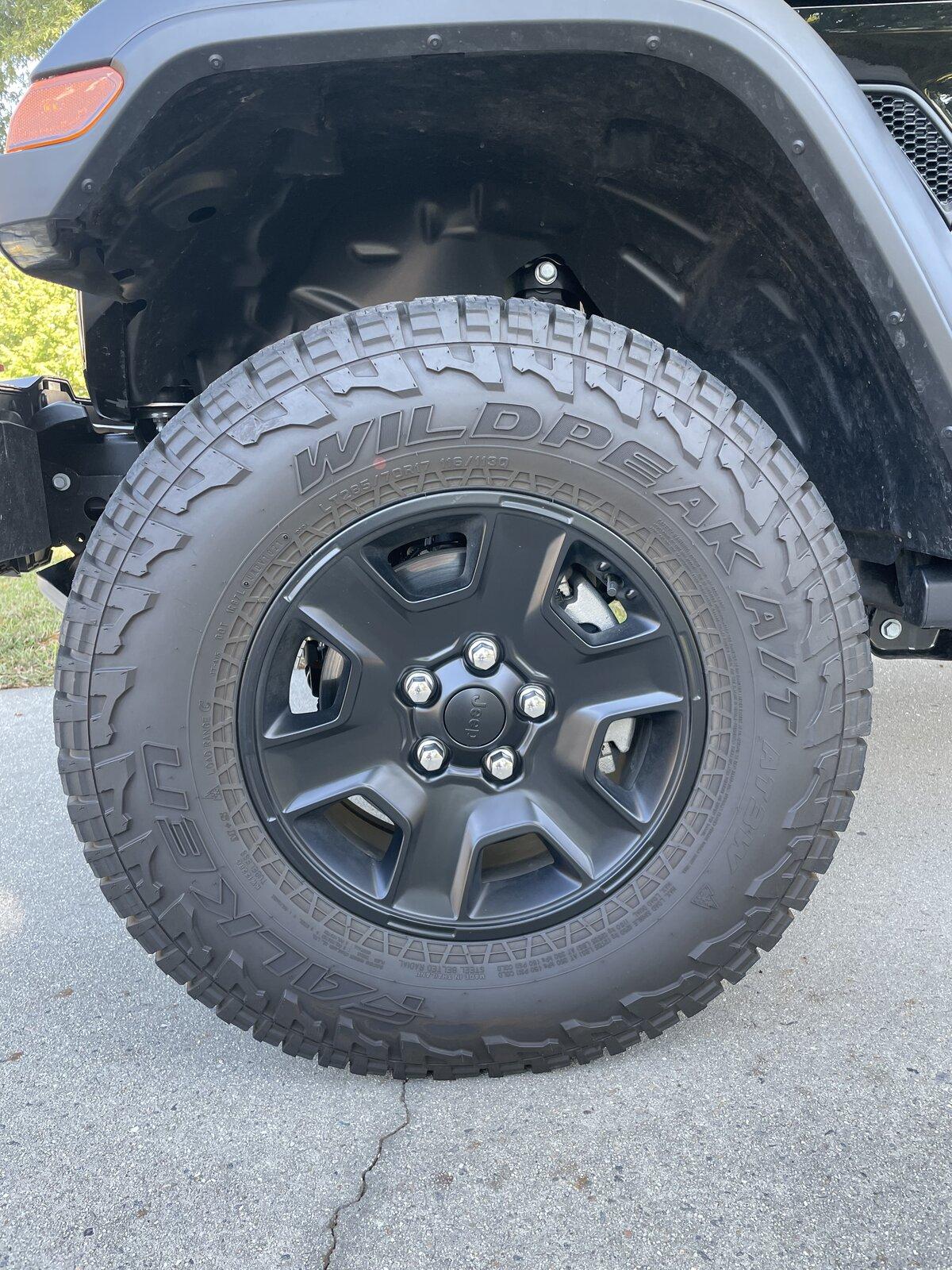 Jeep Gladiator OEM Mojave Wheels and AT Tires DAFDA52C-AE19-44A7-84F1-0BB936A4D7E5
