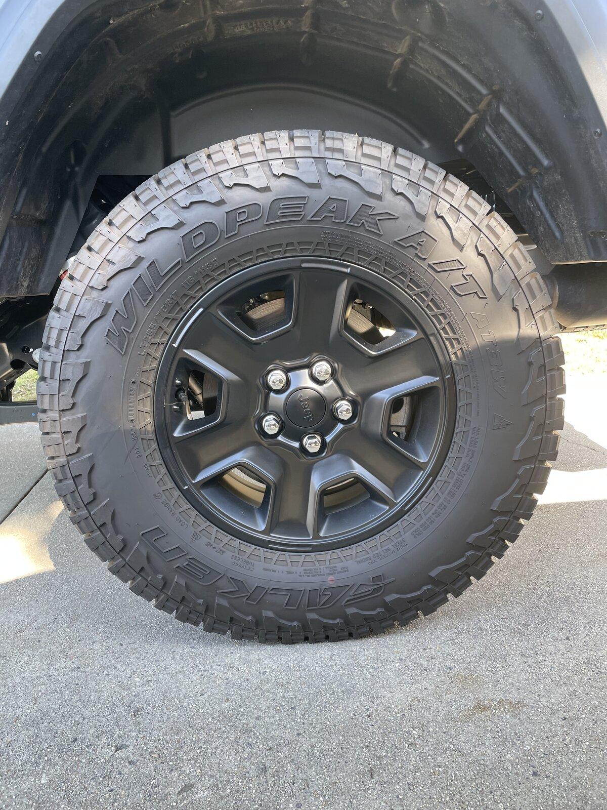 Jeep Gladiator OEM Mojave Wheels and AT Tires 52007832-7EFE-43DB-88ED-1C47E9D4CA2F