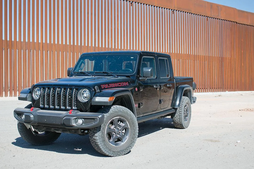 Jeep Gladiator BLACK Gladiator JT Club Jeep-001