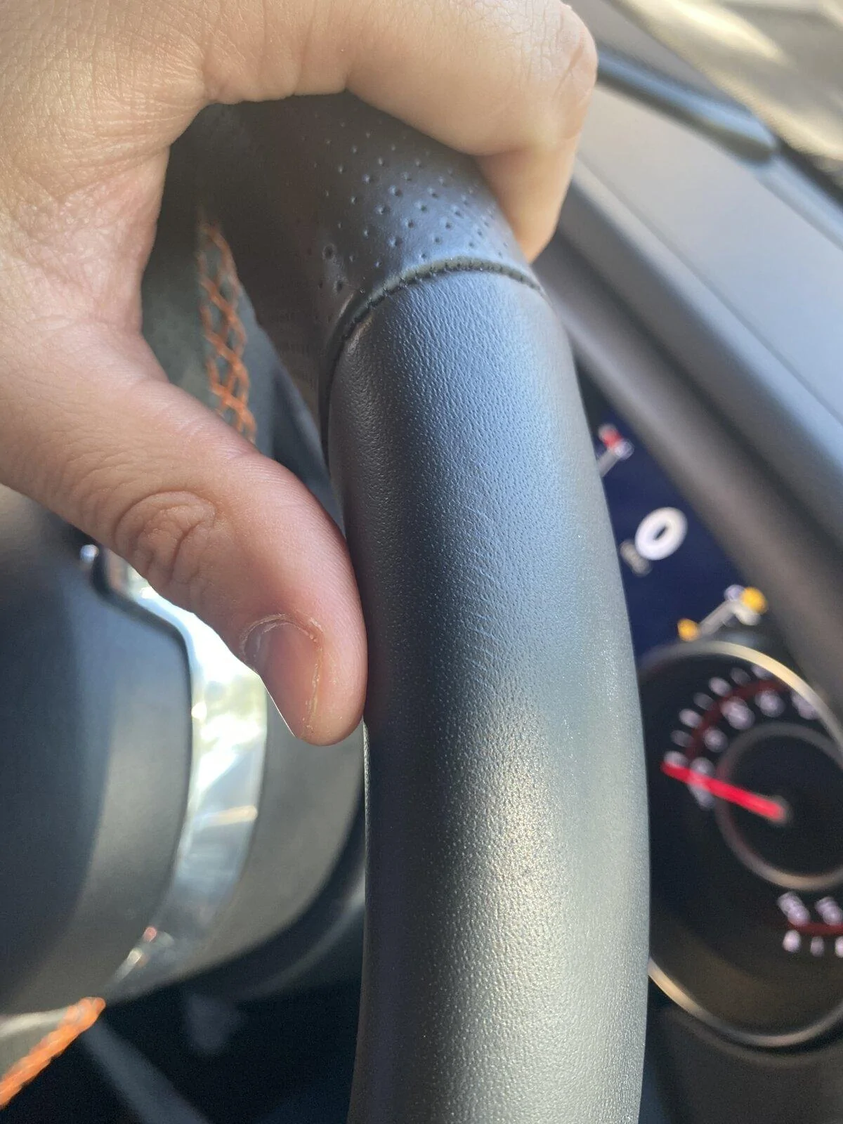 Jeep Gladiator Steering wheel leather issues 9709DEEA-82DF-4DC2-89C0-53E2D07C3C2B