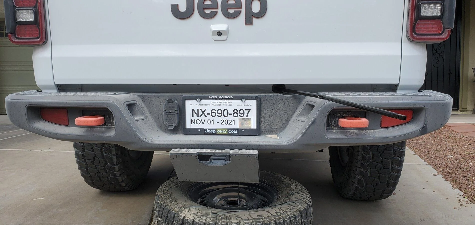 Jeep Gladiator Spare tire access 20211018_133125