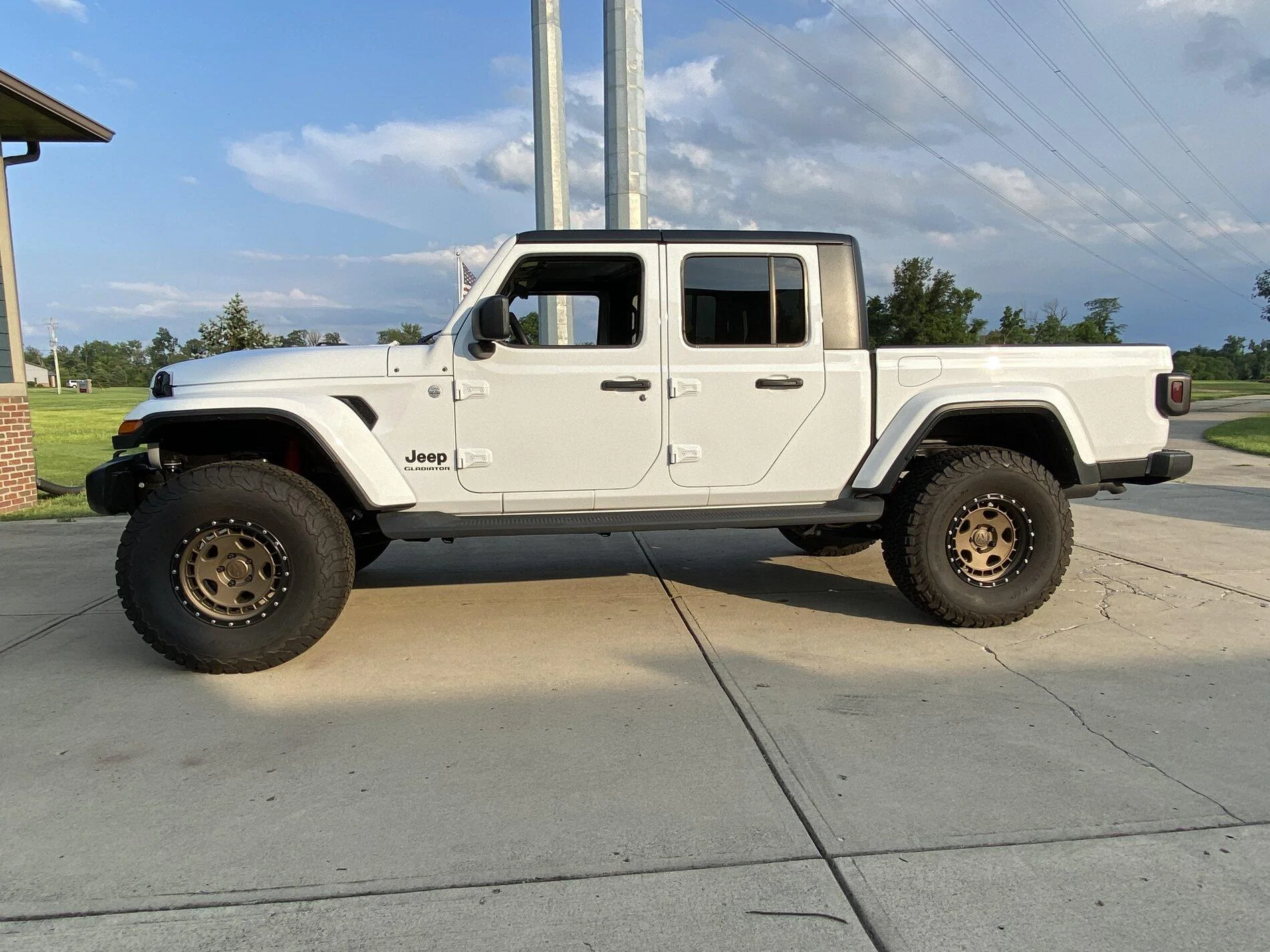 Jeep Gladiator Rough Country Lift Kits 93813B07-1713-4E4F-9269-426634F04439