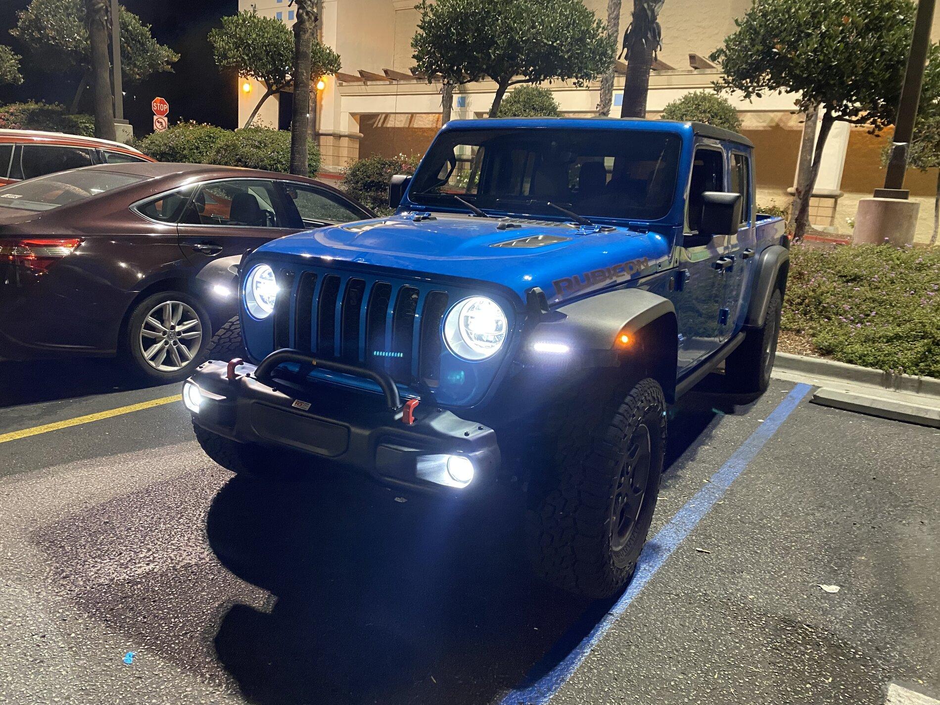 Jeep Gladiator Hydro Blue Diesel Rubicon  - “The Blue King” 702AD85E-79BD-4E16-A3F8-0658BF517789