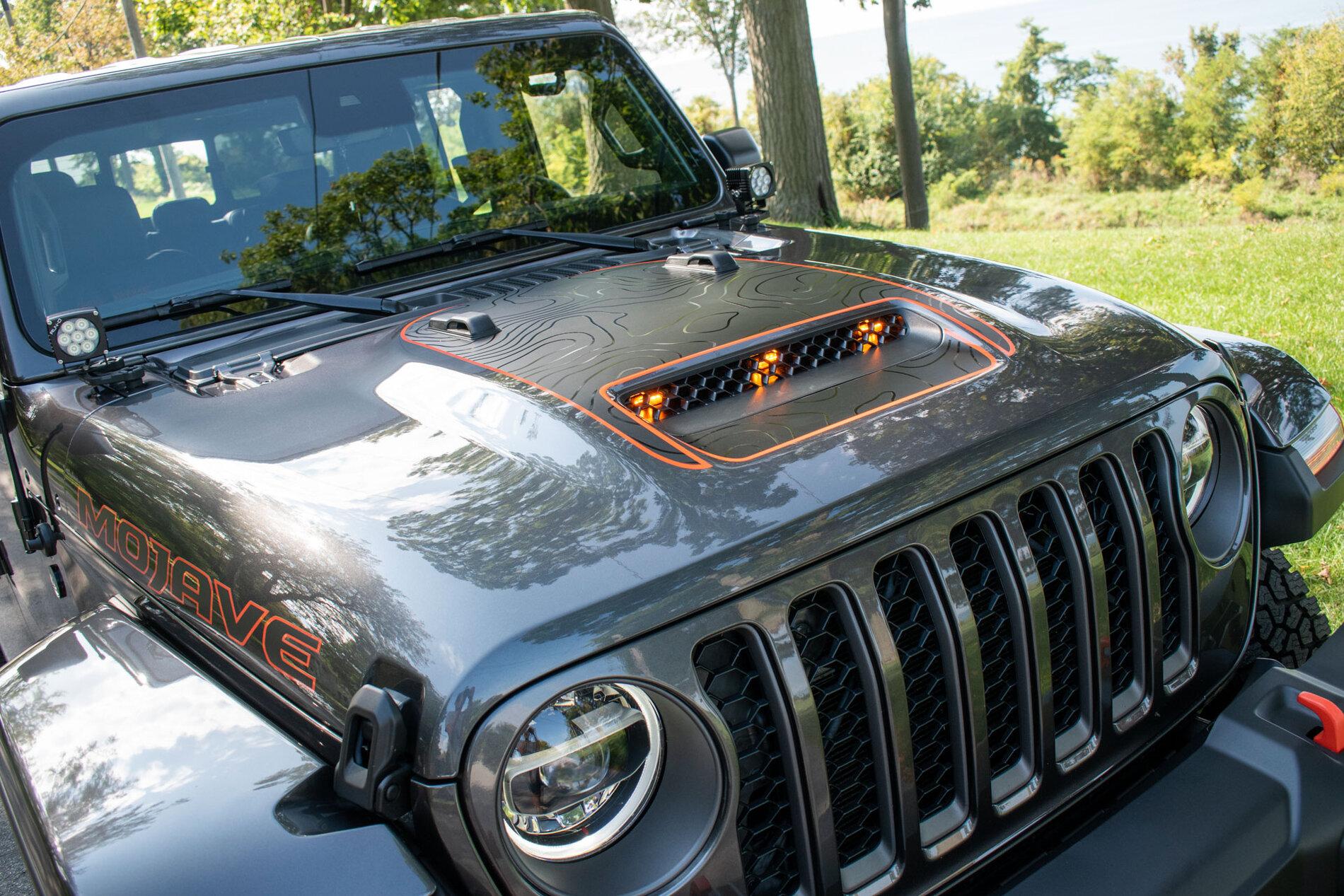 Jeep Gladiator Mojave Hood Marker Light Mod (Raptor TRX Lights) DSC_0934