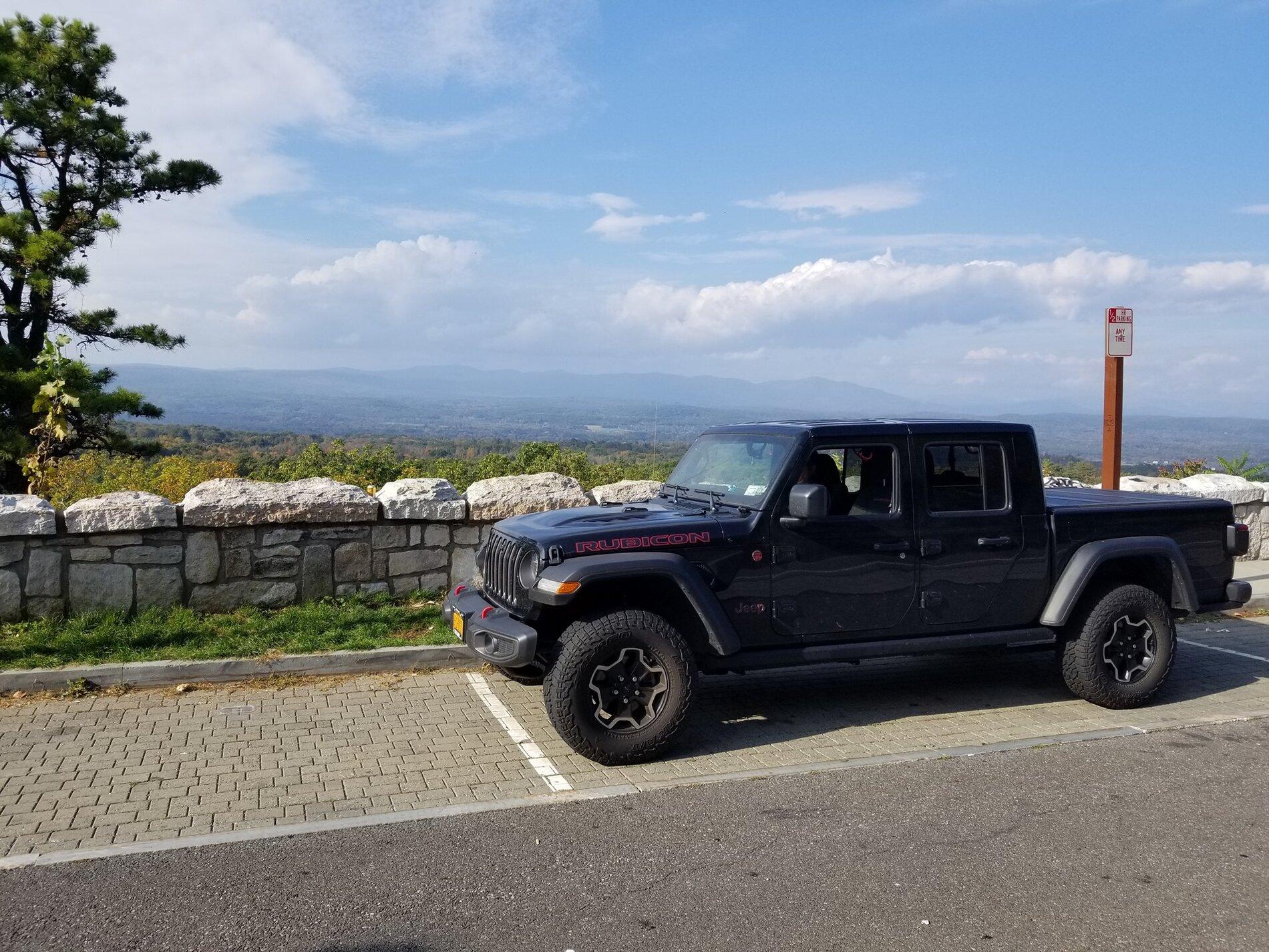 Jeep Gladiator Gladiator Glamour Shots 245618380_4932751076753146_6017087791625185221_n