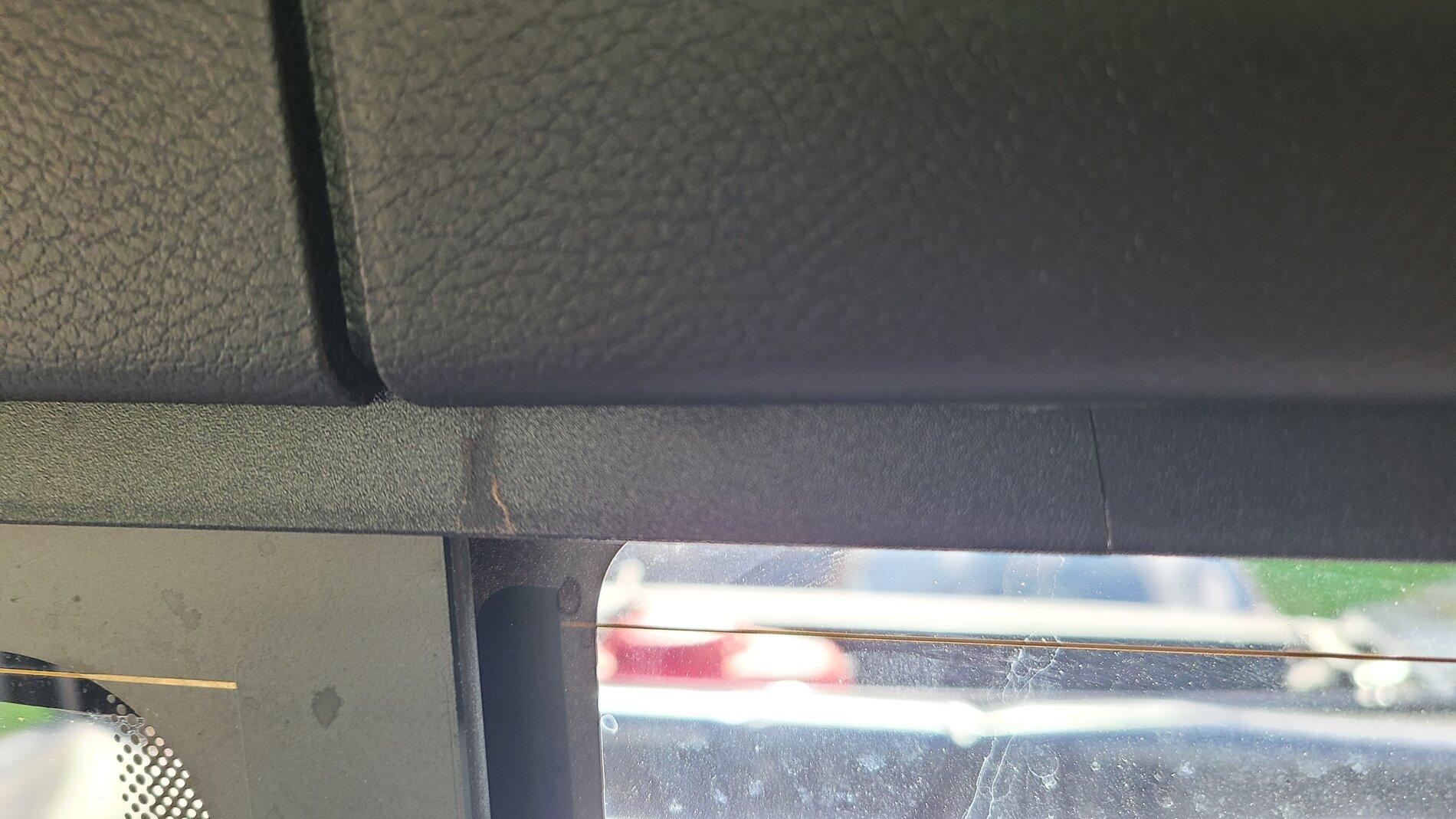Jeep Gladiator Water trapped in hard top ?? Swishing water noise 20211017_111146