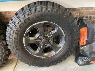 Jeep Gladiator OEM Gladiator Rubicon Wheels pic