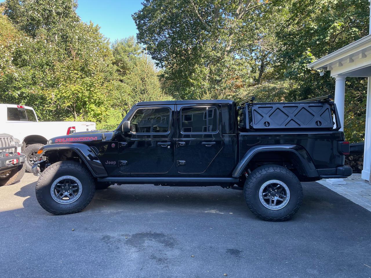 Jeep Gladiator Gladiator vs the power wagon LiftedJTRD - 1