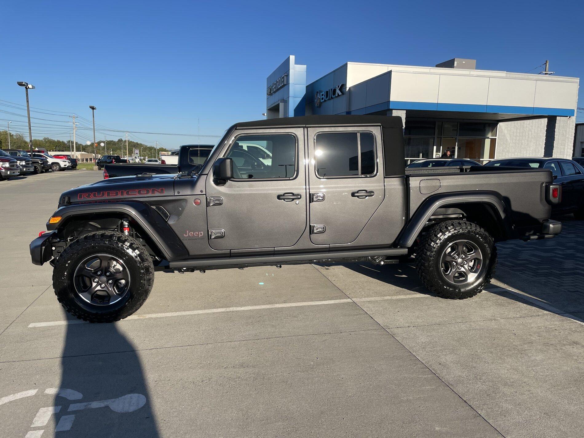 Jeep Gladiator GRANITE CRYSTAL JT Gladiator Club F27909DB-EF6E-4E23-8049-86132077962C