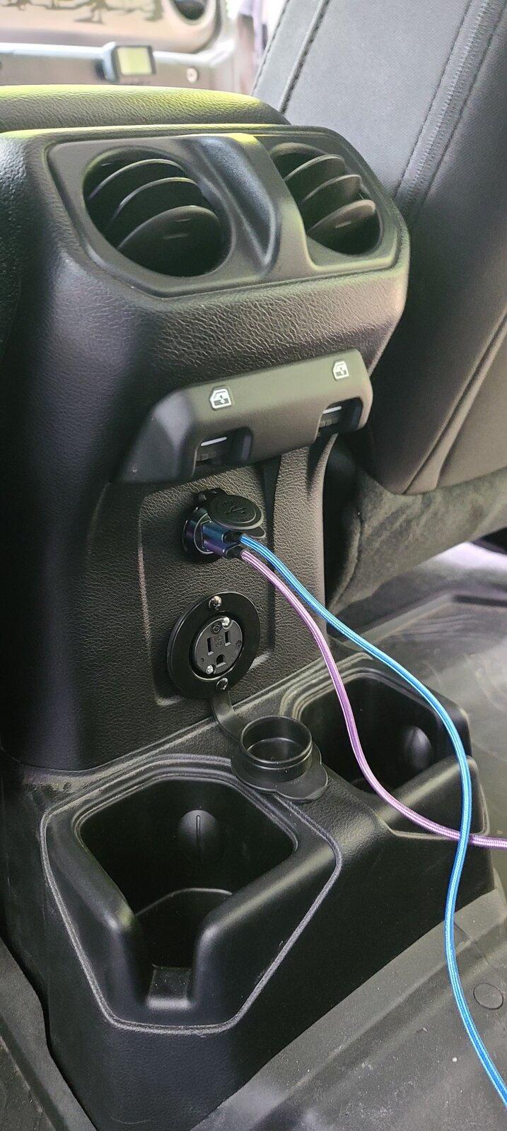Jeep Gladiator 1500 watt 110 volt in the bed 6