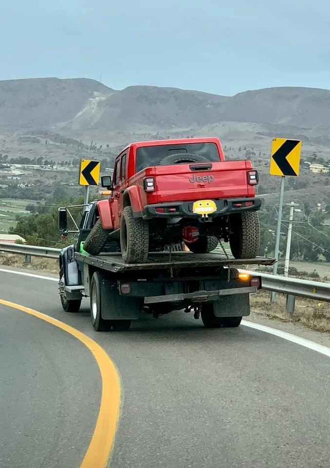 Jeep Gladiator Poor Confused Bronco Front axle tacoed
