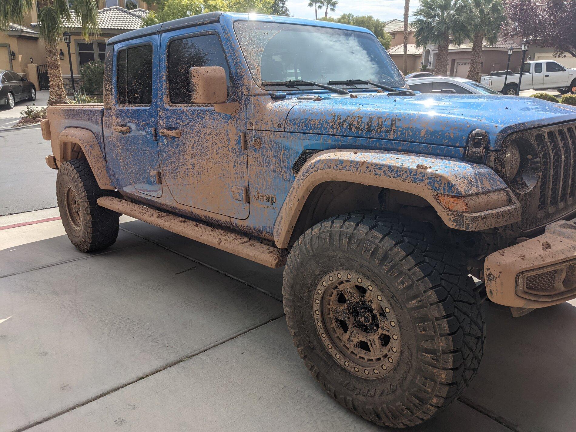 Jeep Gladiator SHOW ME 37S 2 INCH MOPAR LIFT ON A NON RUBICON PXL_20211017_203521510
