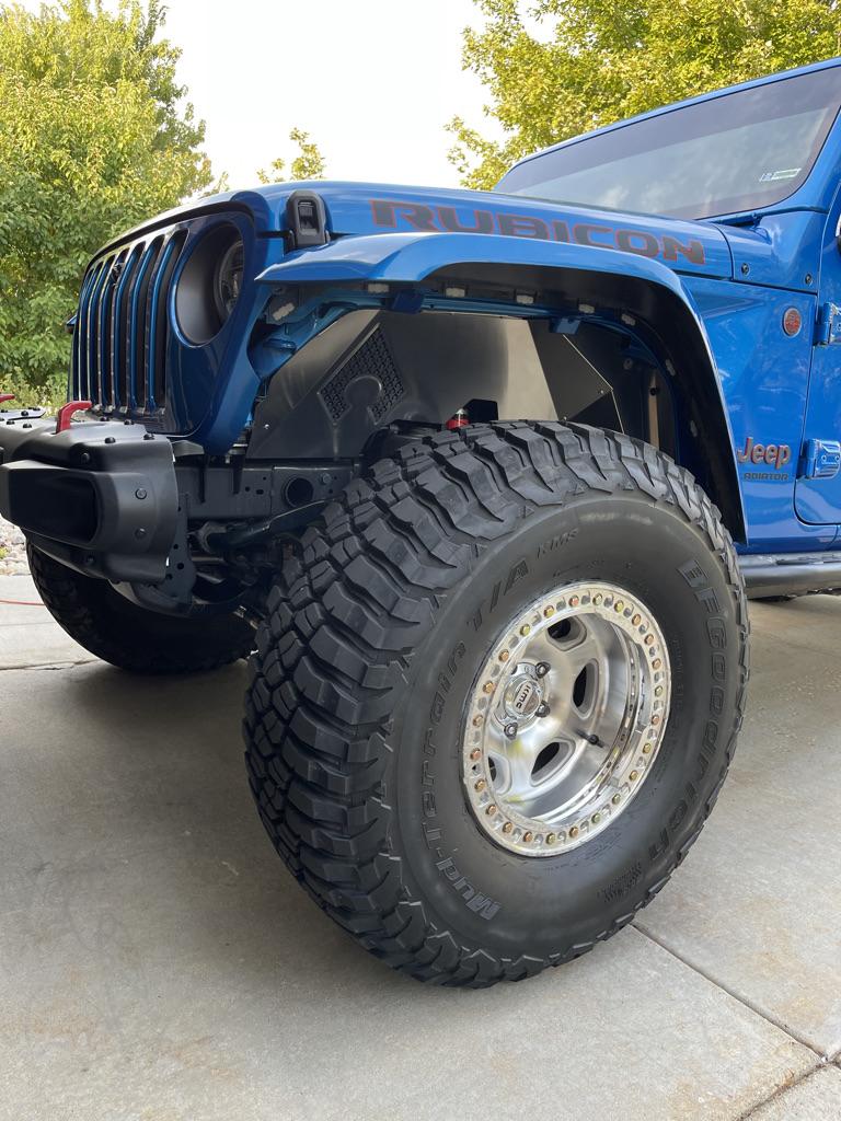 Jeep Gladiator HYDRO BLUE PEARL Gladiator JT Club 2E5B1362-5B3A-42A3-8D9D-7A589CBCE099_1_105_c