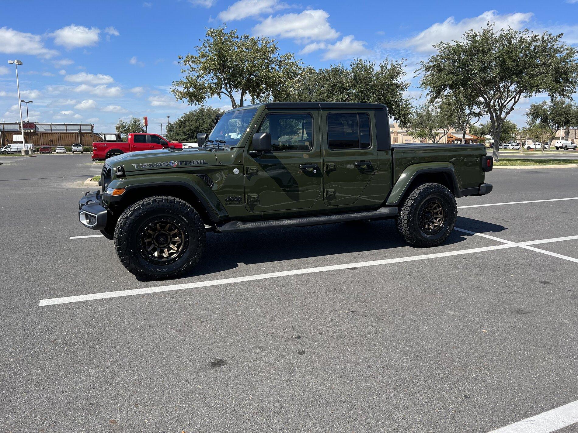 Jeep Gladiator SARGE GREEN Gladiator club E08EB3FB-BF12-4373-A86E-145BE9556001