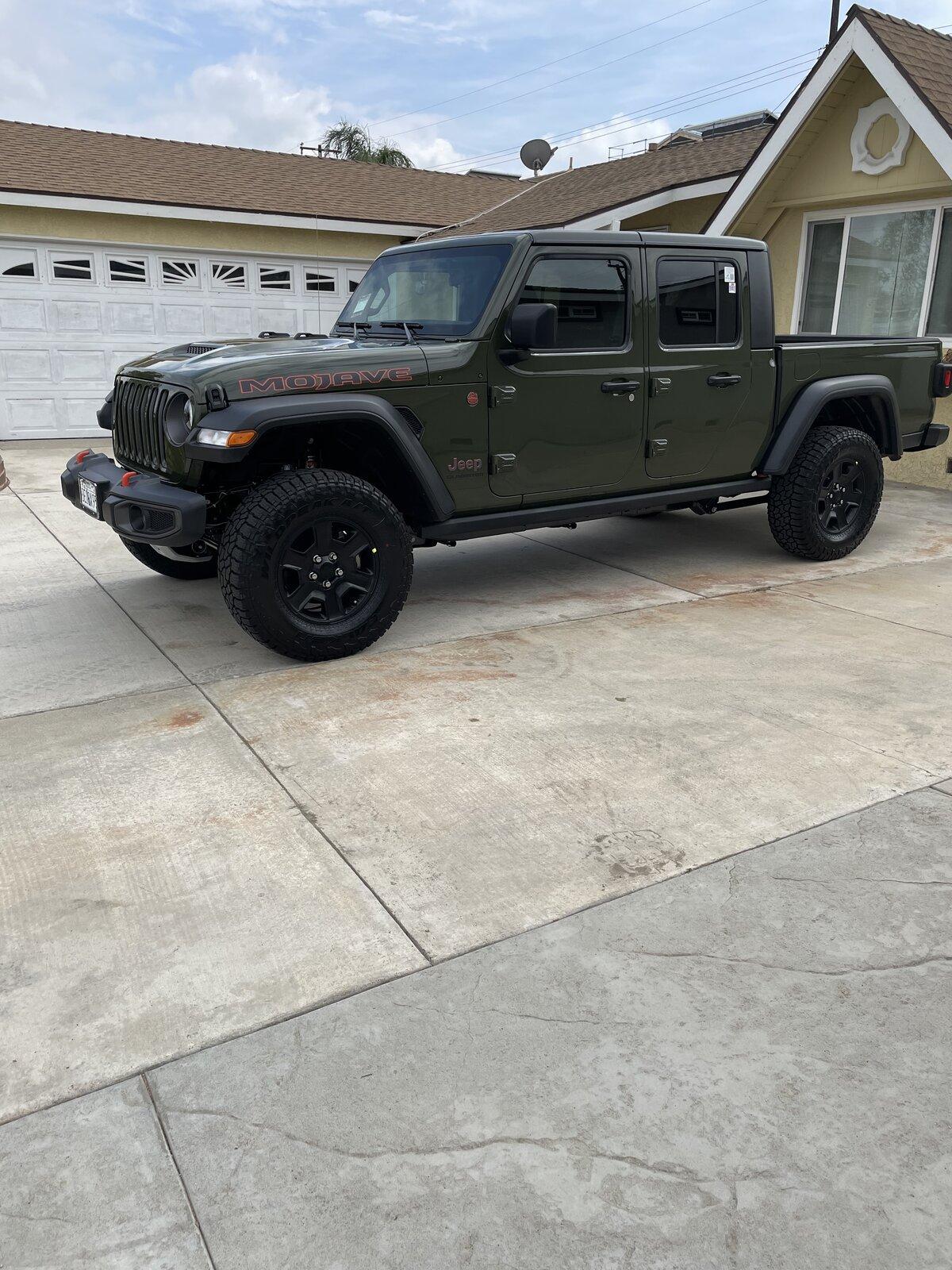 Jeep Gladiator SARGE GREEN Gladiator club B141A2B7-3E0E-480C-9CF8-ACE59A9F7CD3