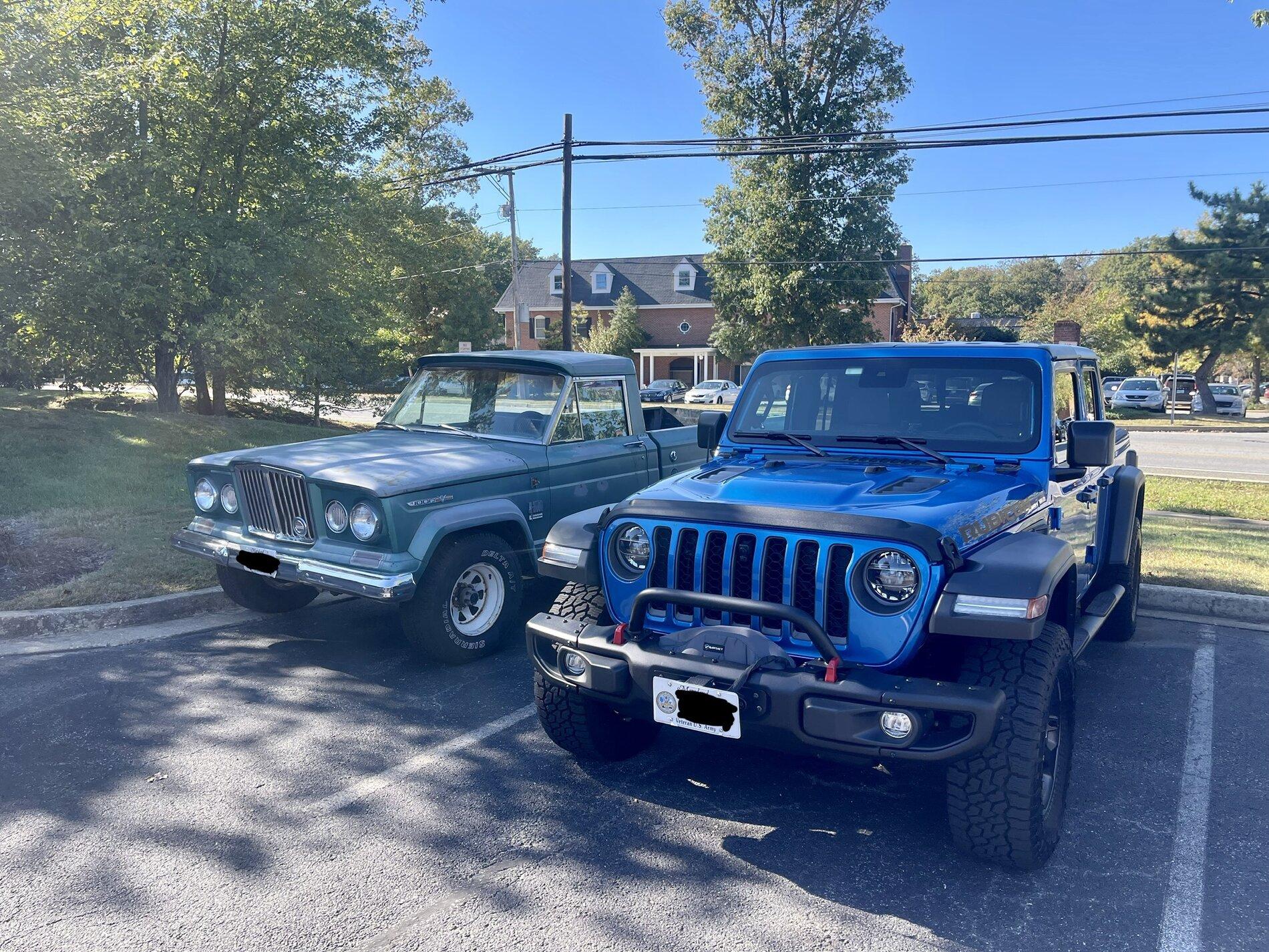 Jeep Gladiator Jeeps Parking Next To Jeeps 1634756264309