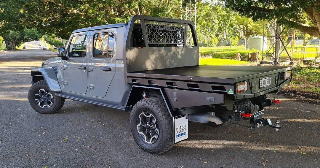 Jeep Gladiator Anyone covert over to a flatbed yet? 227EC5E8-4B96-48C4-9959-F0D9FF8B5366