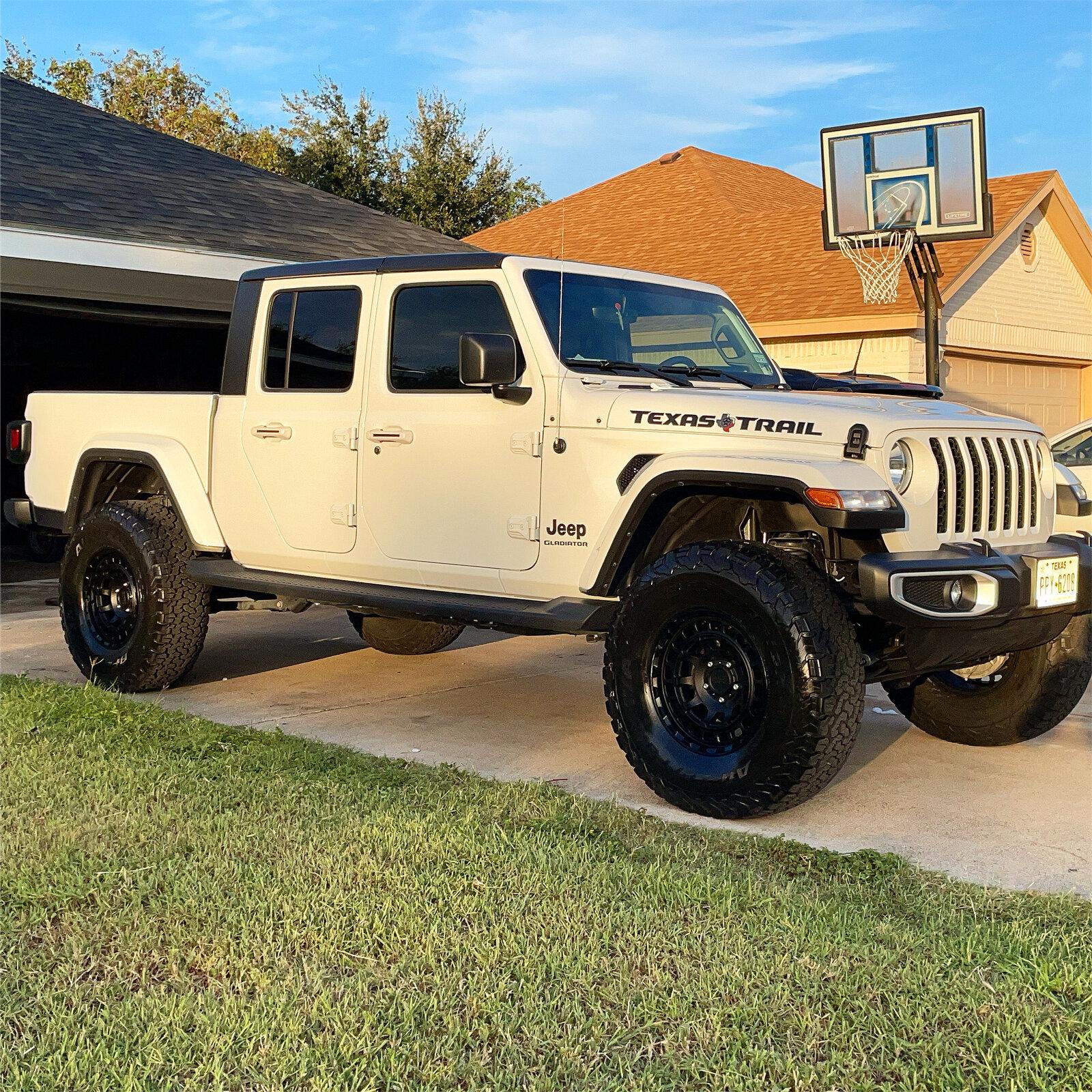 Jeep Gladiator BRIGHT WHITE Gladiator JT Club image_6483441 (2).JPG