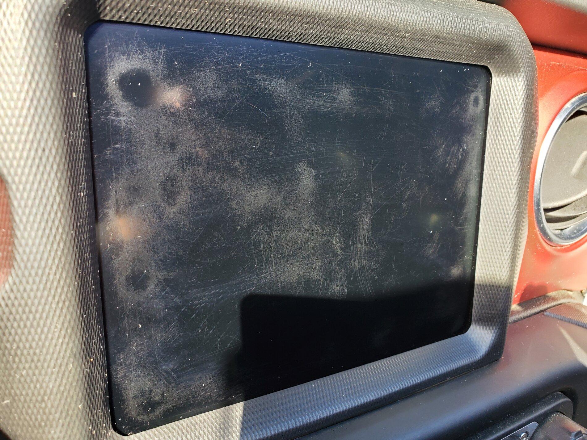 Jeep Gladiator Issue with 8.4 screen and Jeep Cares...or doesn't. 20211018_153529