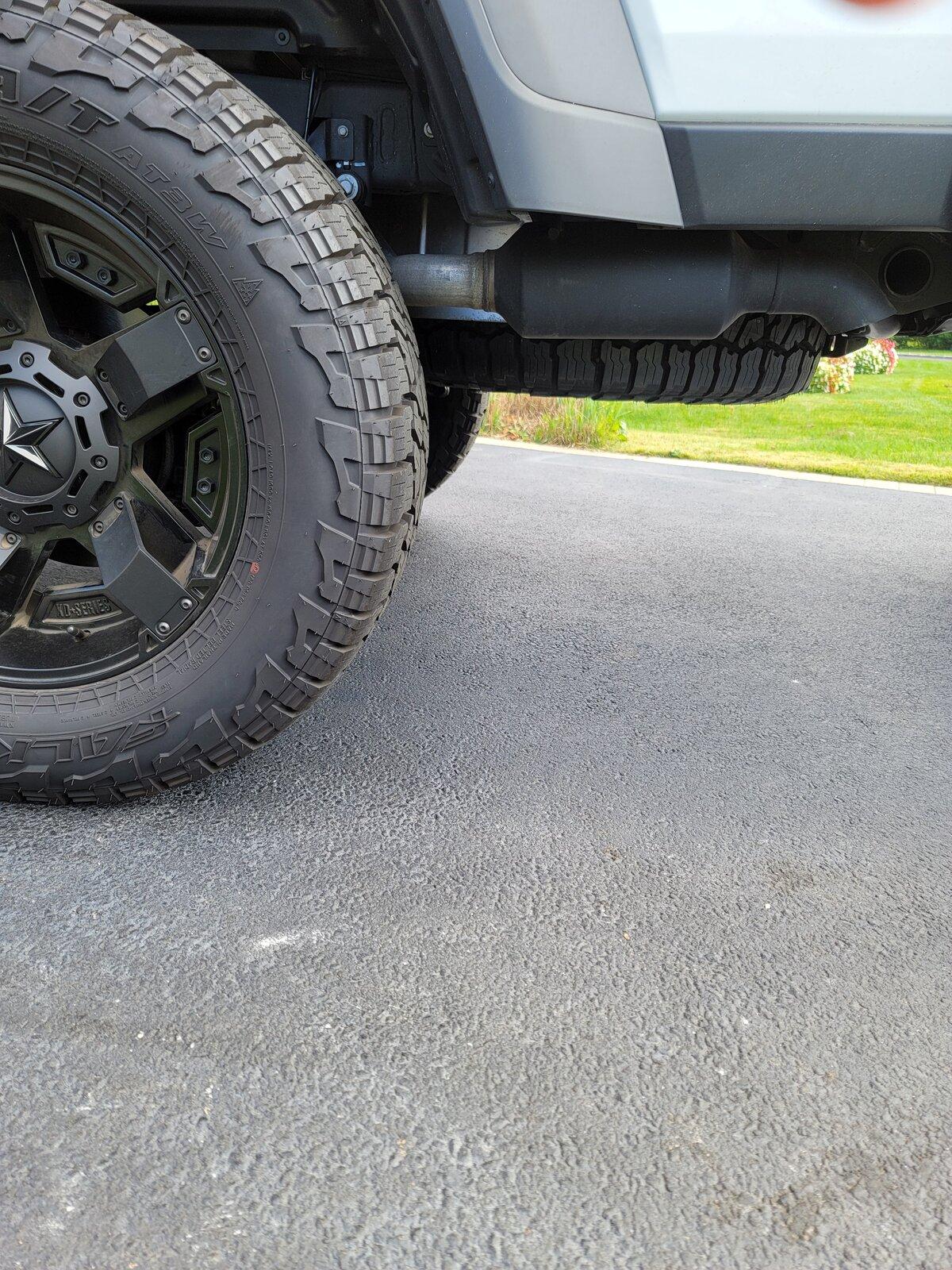 Jeep Gladiator Can I fit a full 35x12.5 spare w/rim underneath the gladiator? 16349257200888884724415529555297