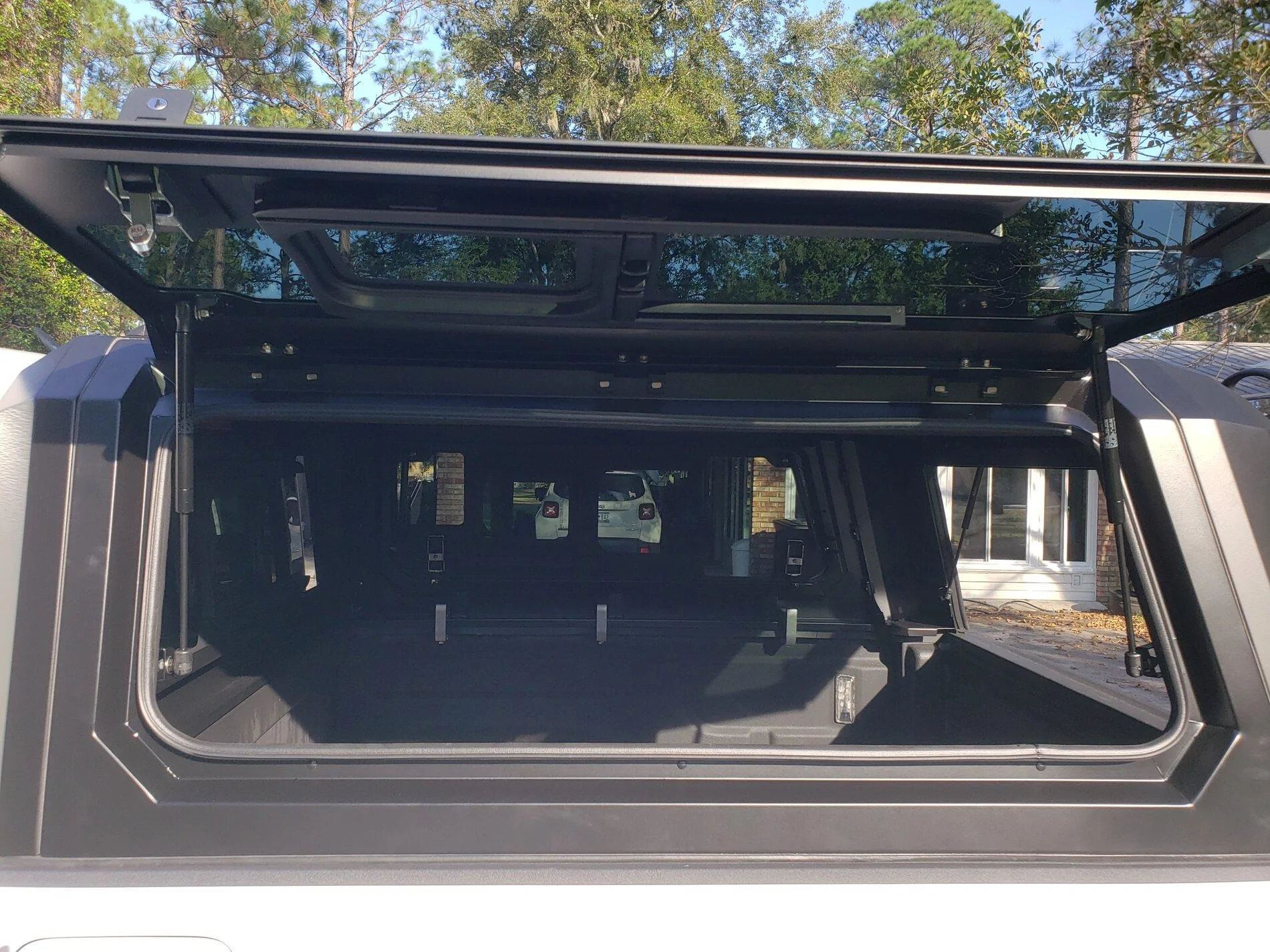 Jeep Gladiator RSI Smart cap arriving tomorrow. 20211022_163754