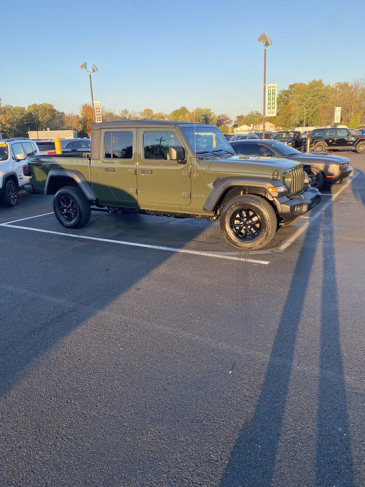 Jeep Gladiator People who factory ordered in july/august... 3B814B14-89CE-4ECE-8170-5729308A2BC1