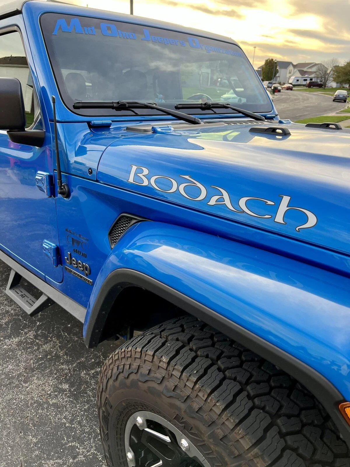 Jeep Gladiator JJ’s Hydro Blue 80A Quasi-build EFA020EC-CDE2-4DFA-BDE5-9860A7969881