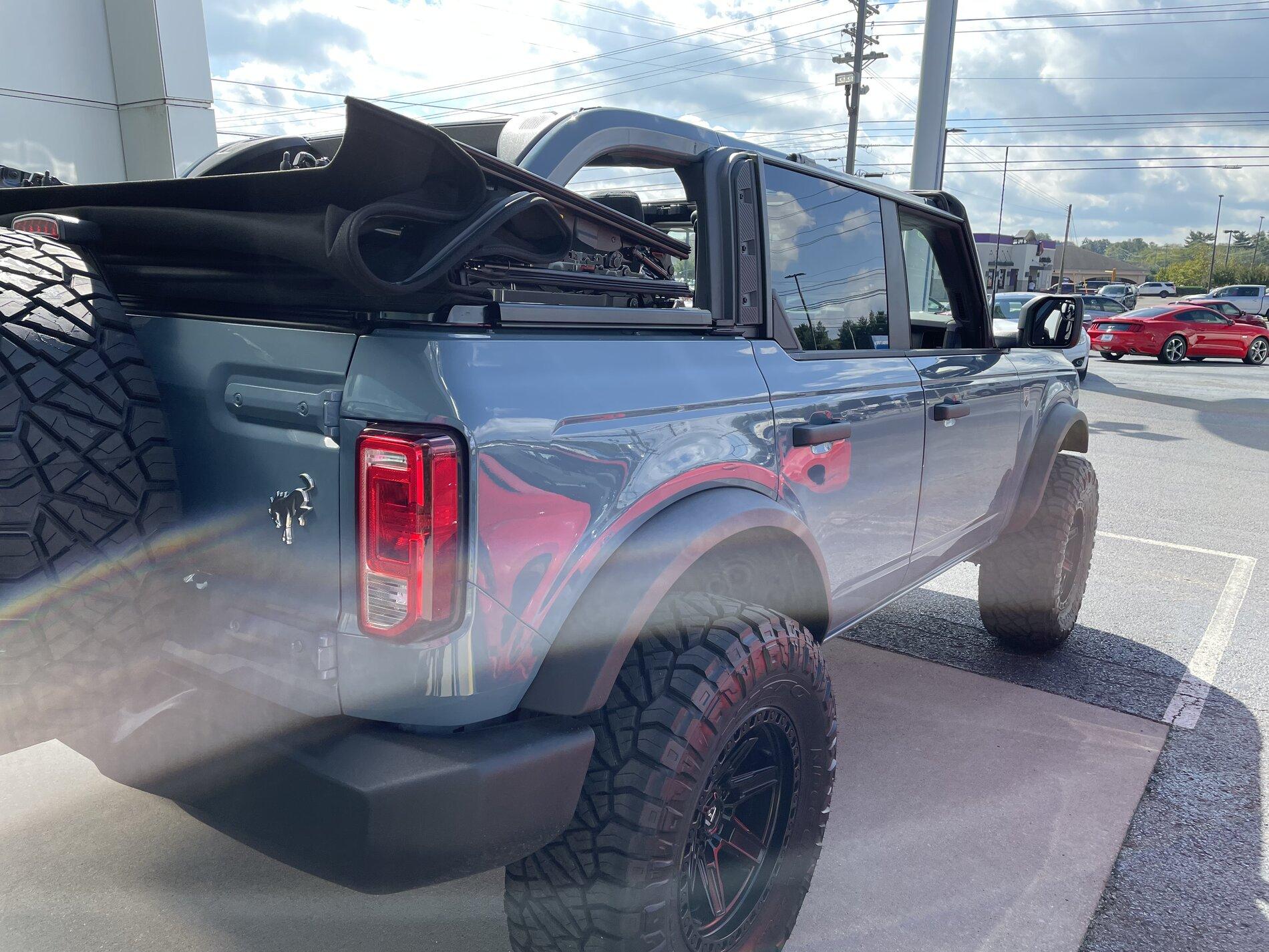 Jeep Gladiator Current opinion of the Bronco? 3597FD35-A56B-4E1C-855D-B044FAC5CB22