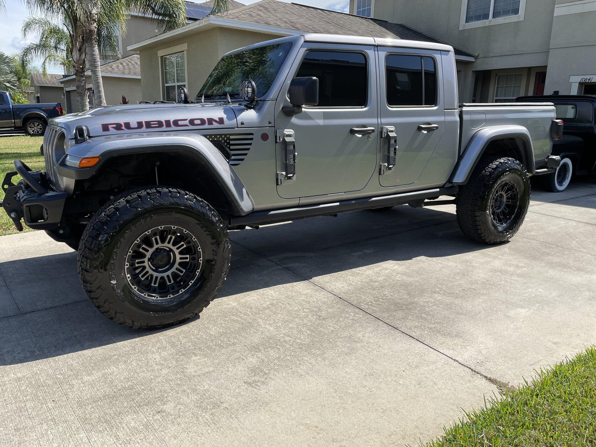 Jeep Gladiator Lift, 37’s, dual stabilizer, pedal commander, and a quick bath 582397A6-5881-4BCC-99A9-6ADF21A7C3D0