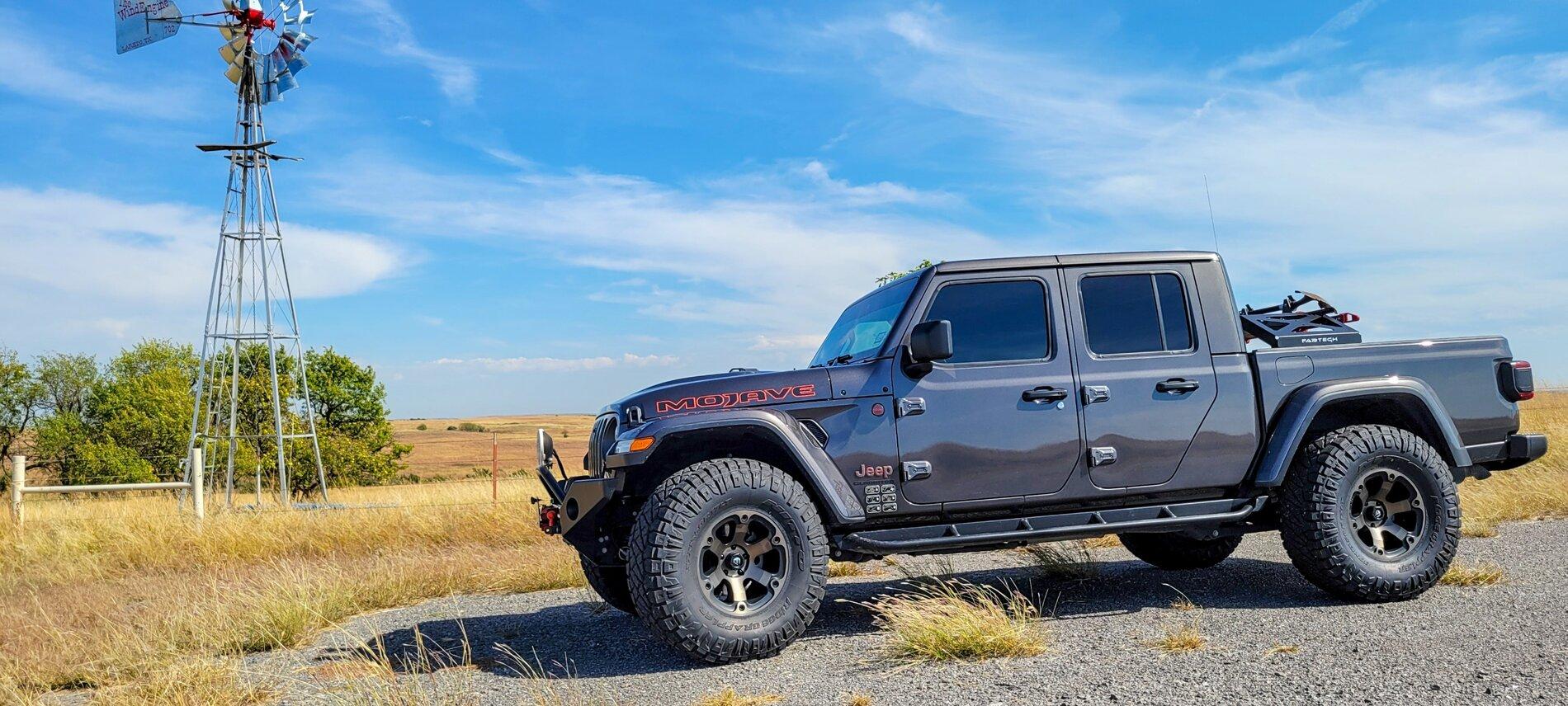 Jeep Gladiator GRANITE CRYSTAL JT Gladiator Club image000000(1)