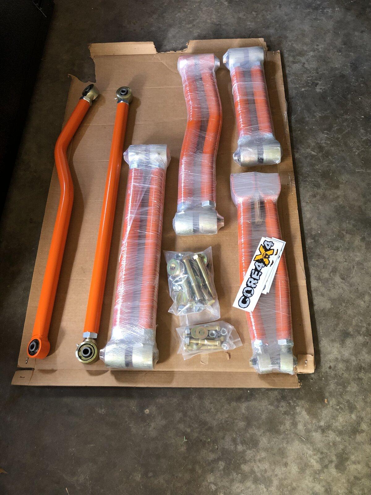 Jeep Gladiator Mojave AEV Spacer lift 3A12020A-5CFA-44A9-B11D-D7B65B1A6AF2