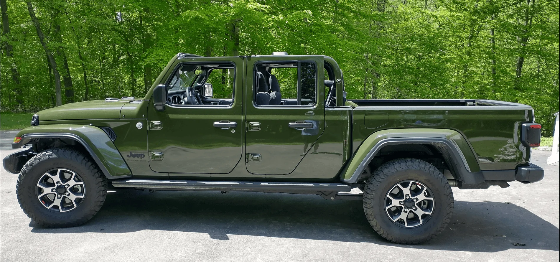 Jeep Gladiator Max Tow - Painted or black fenders?? j